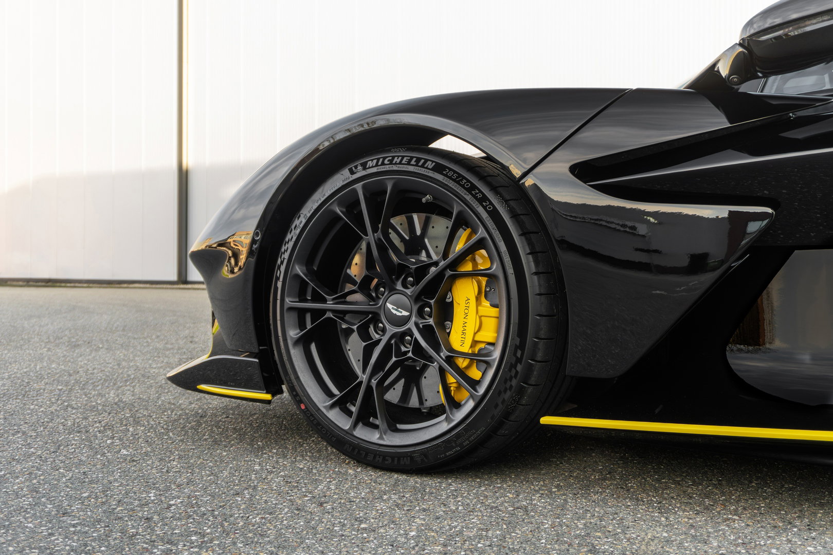 Aston Martin Valhalla