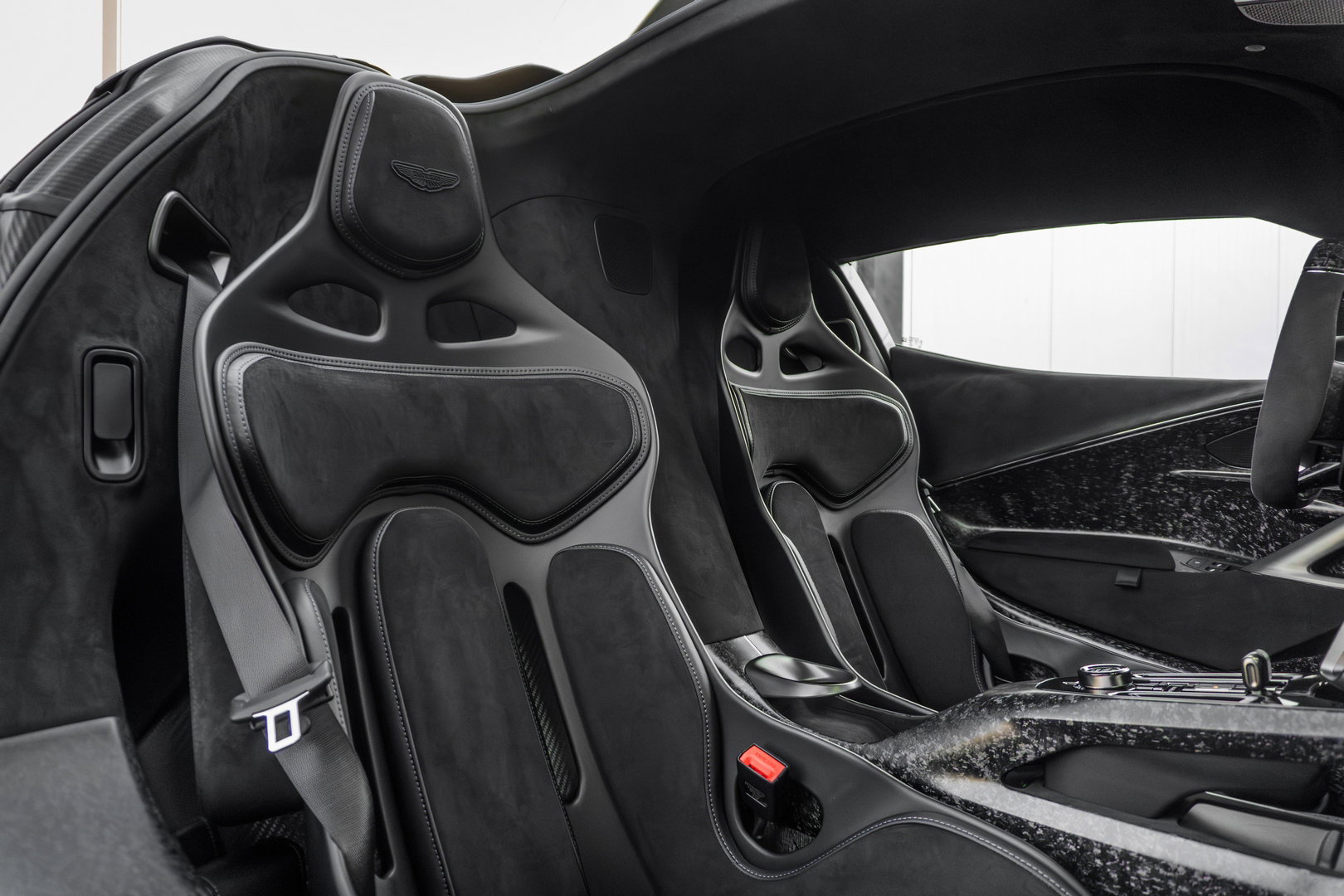 Aston Martin Valhalla