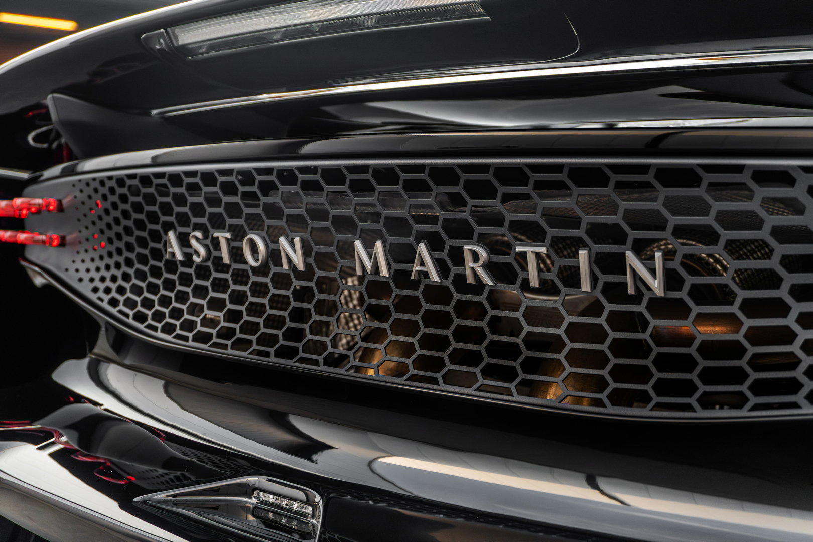 Aston Martin Valhalla