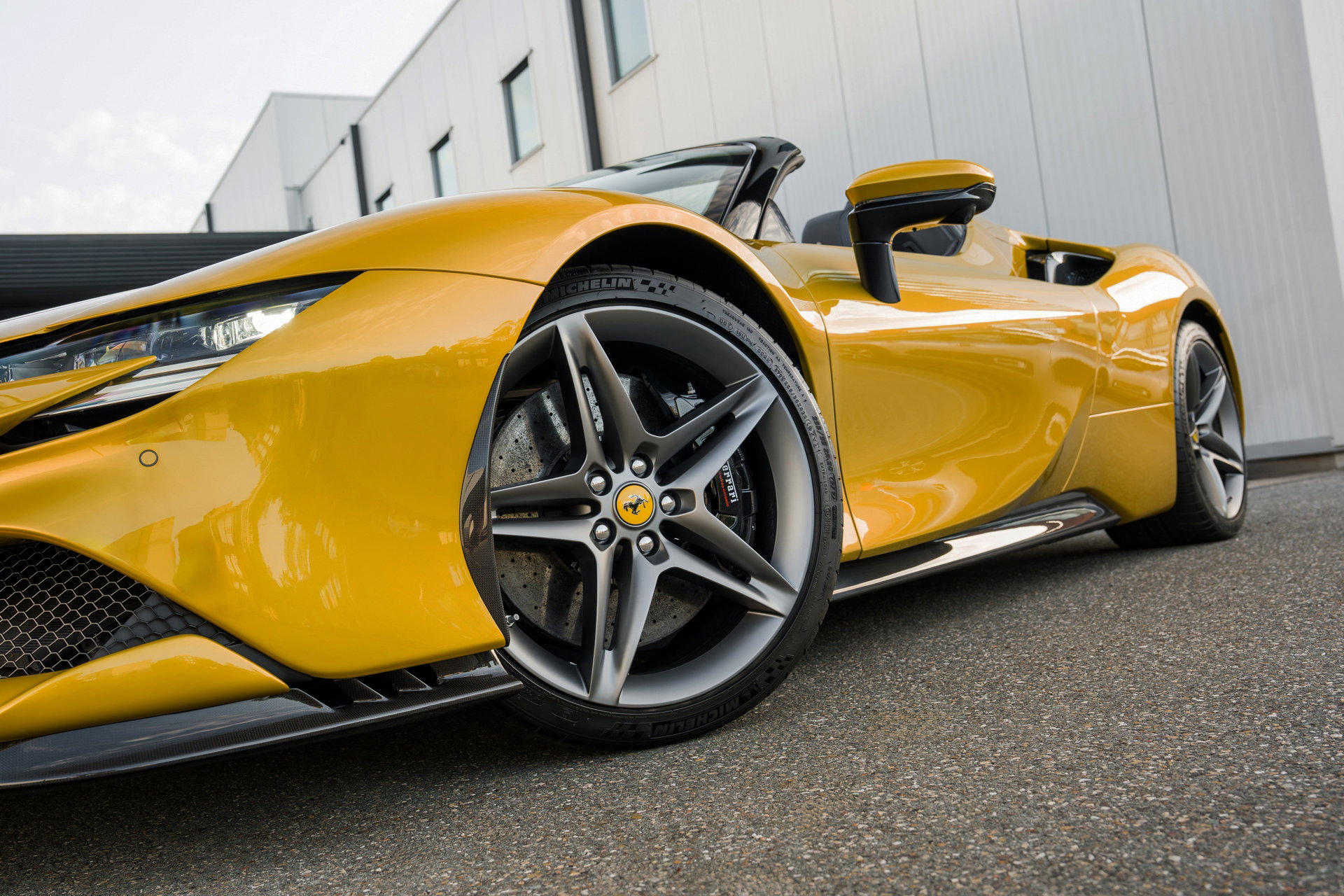 Ferrari SF90 Spider