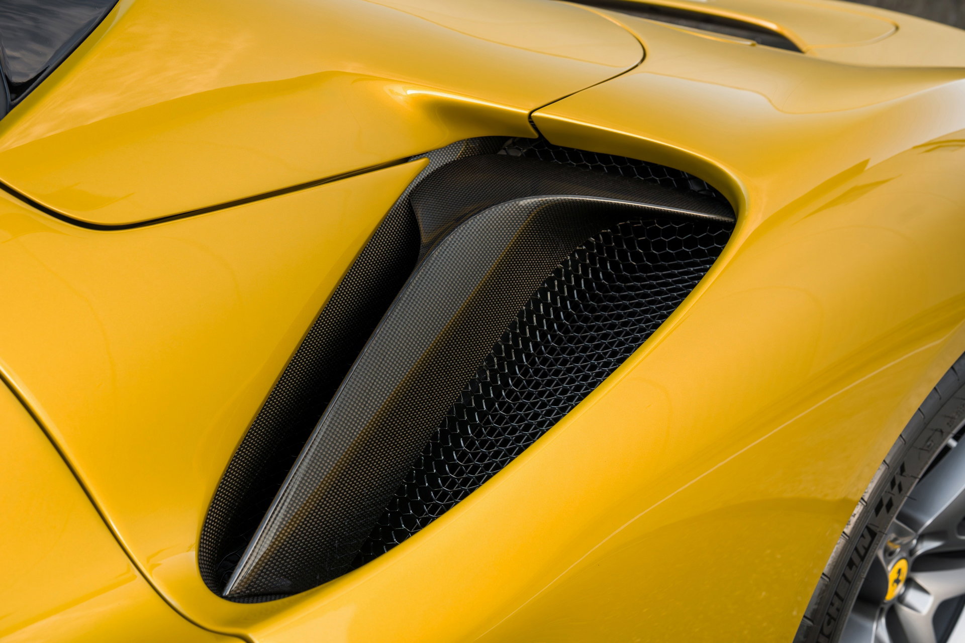 Ferrari SF90 Spider