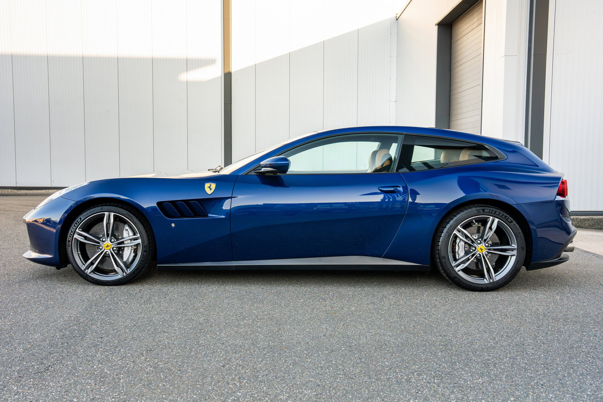 Ferrari GTC4Lusso 6.3 V12