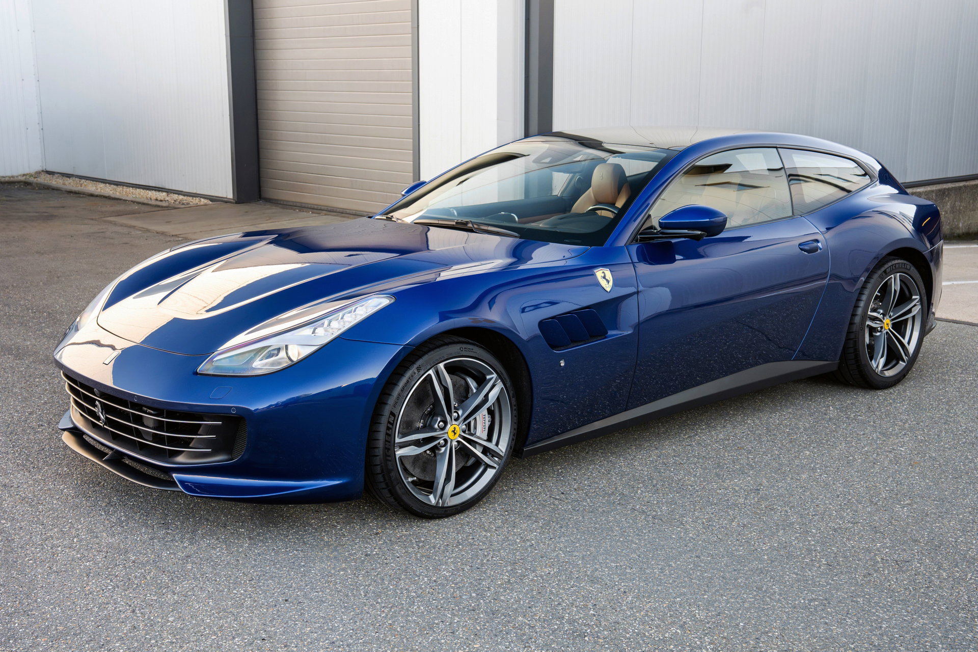 Ferrari GTC4Lusso 6.3 V12