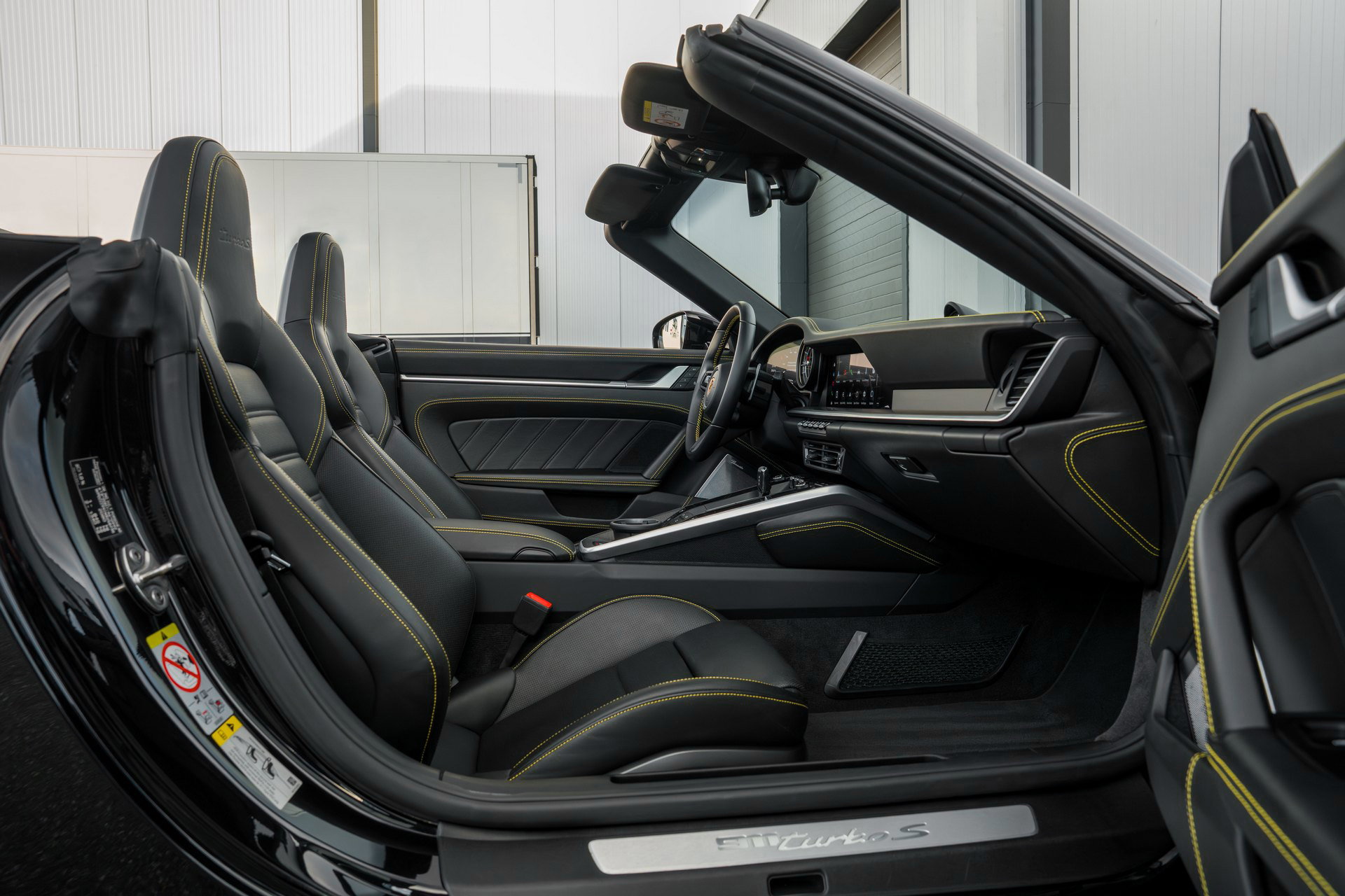 Porsche 911 (992) Turbo S Cabriolet