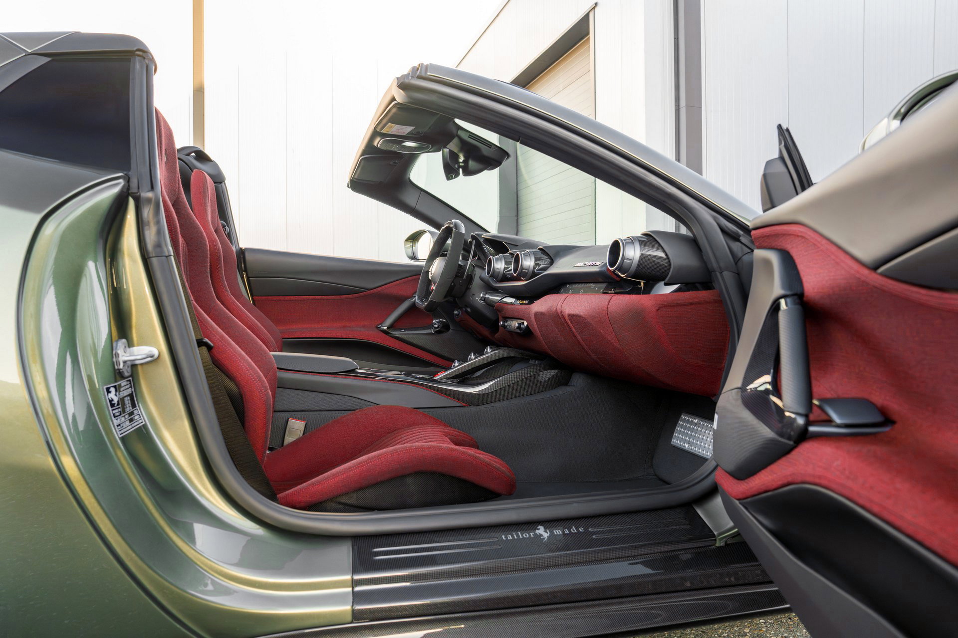 Ferrari 812 GTS
