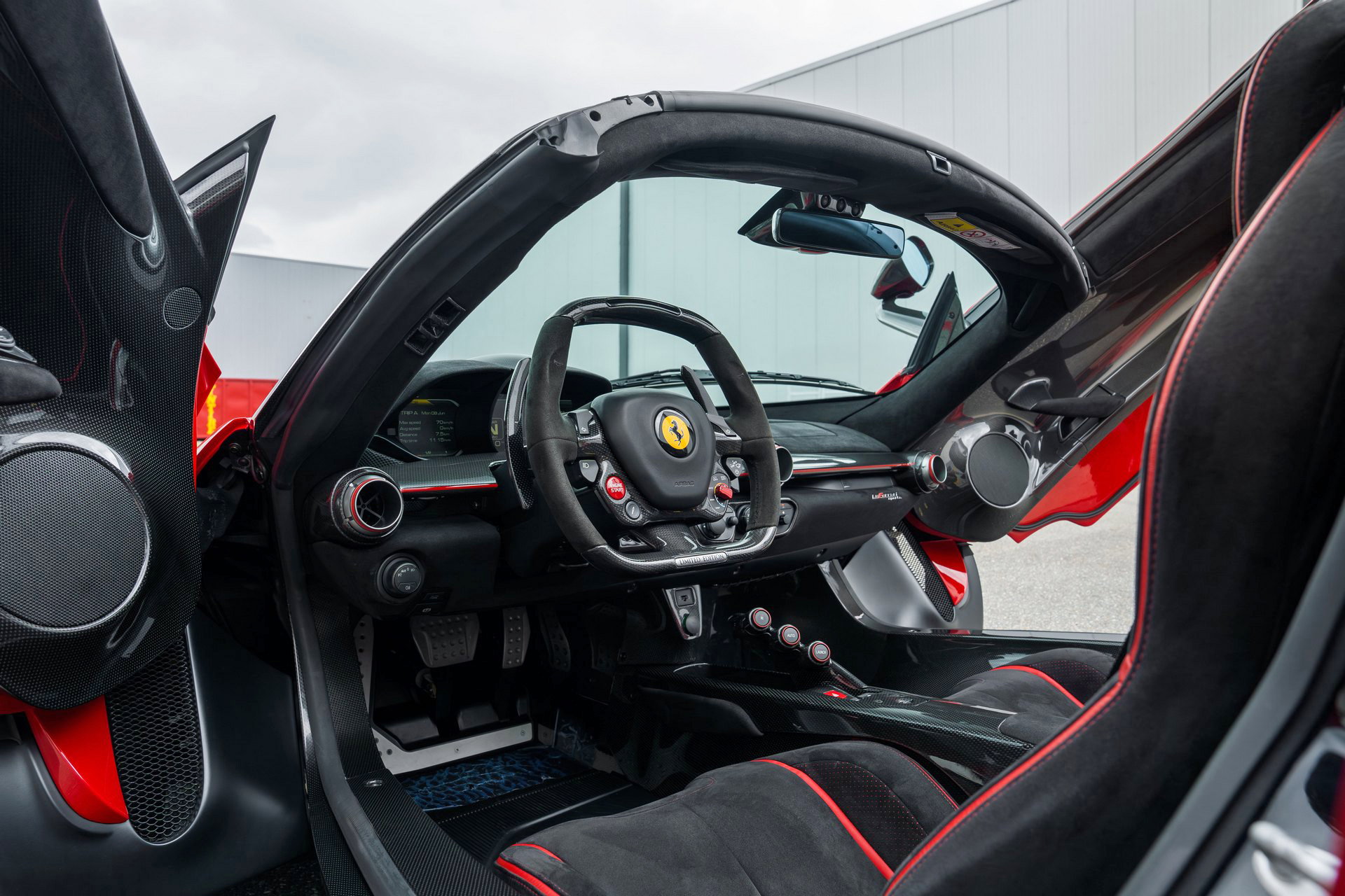 Ferrari LaFerrari Aperta