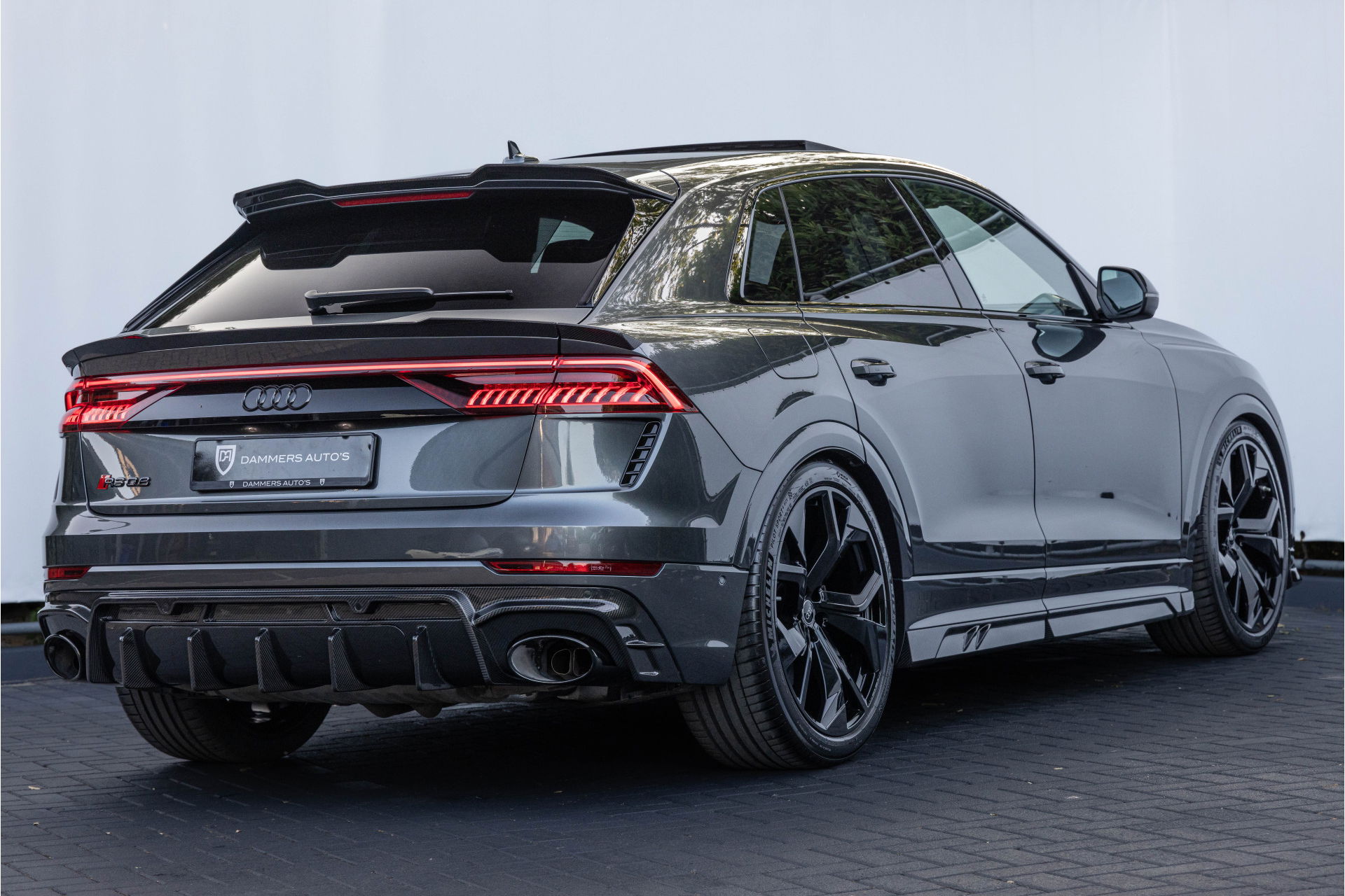 Audi RSQ8