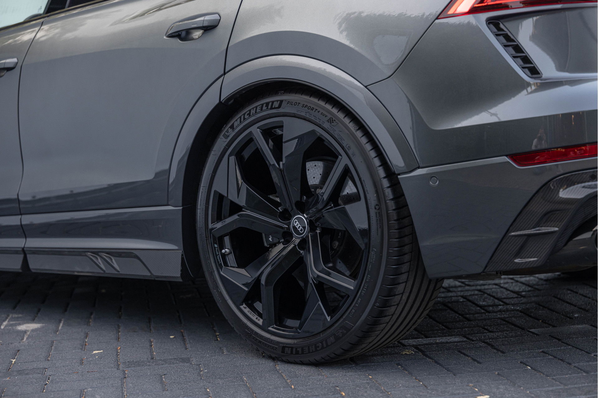 Audi RSQ8