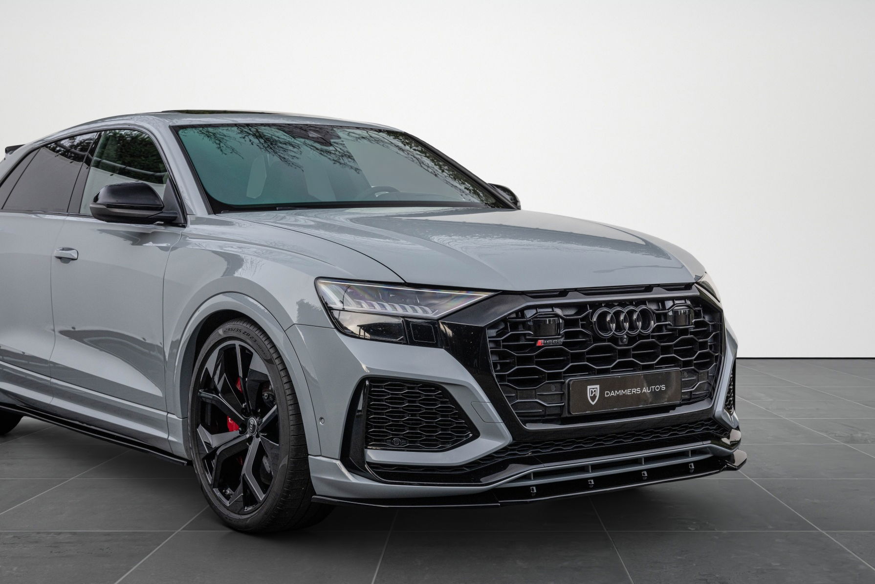 Audi RSQ8