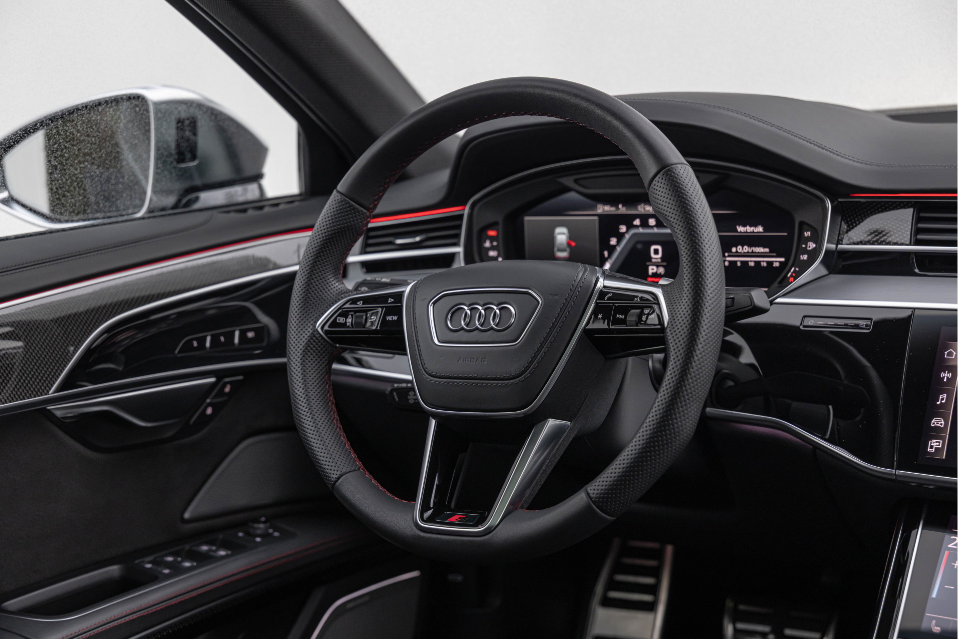 Audi S8