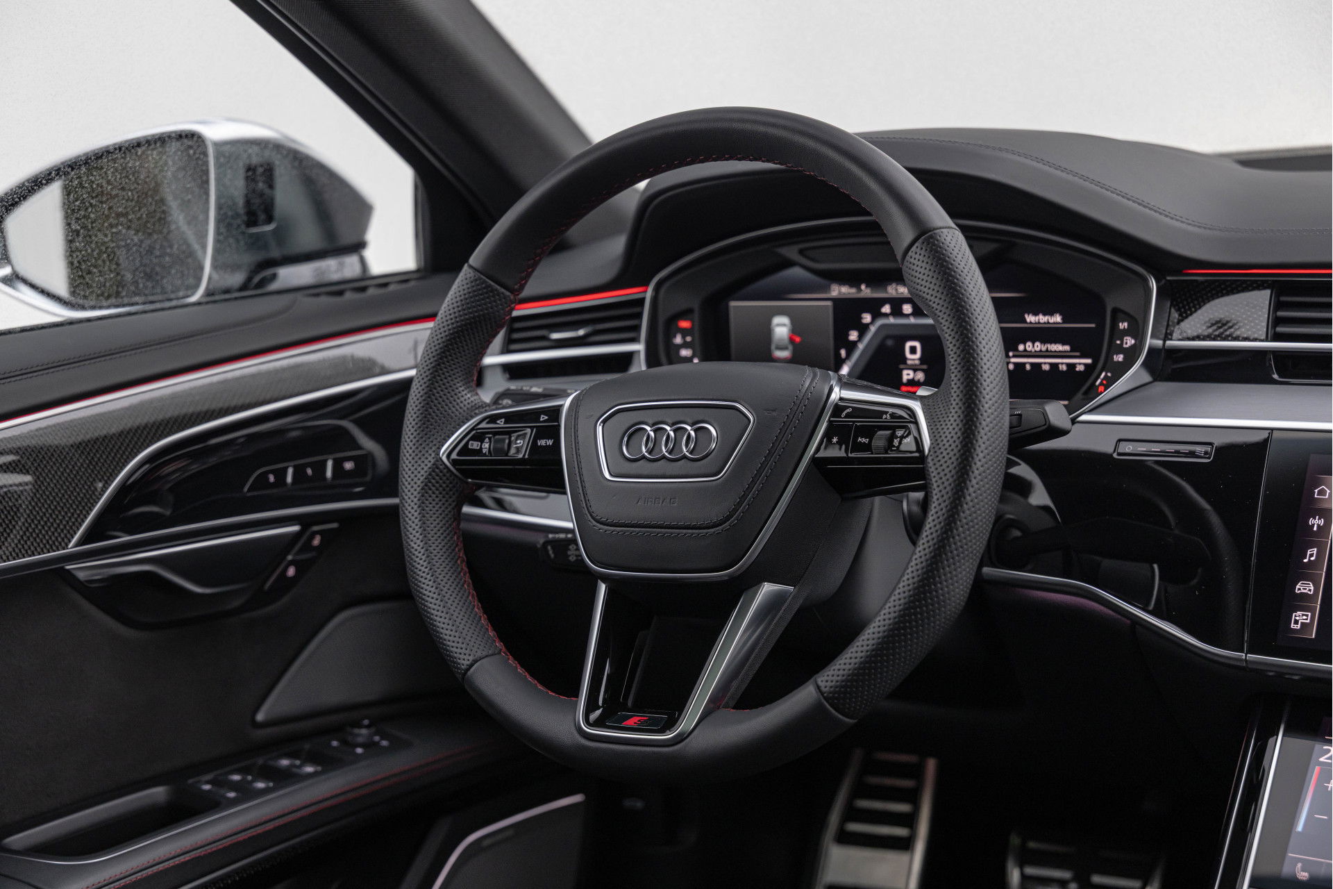 Audi S8