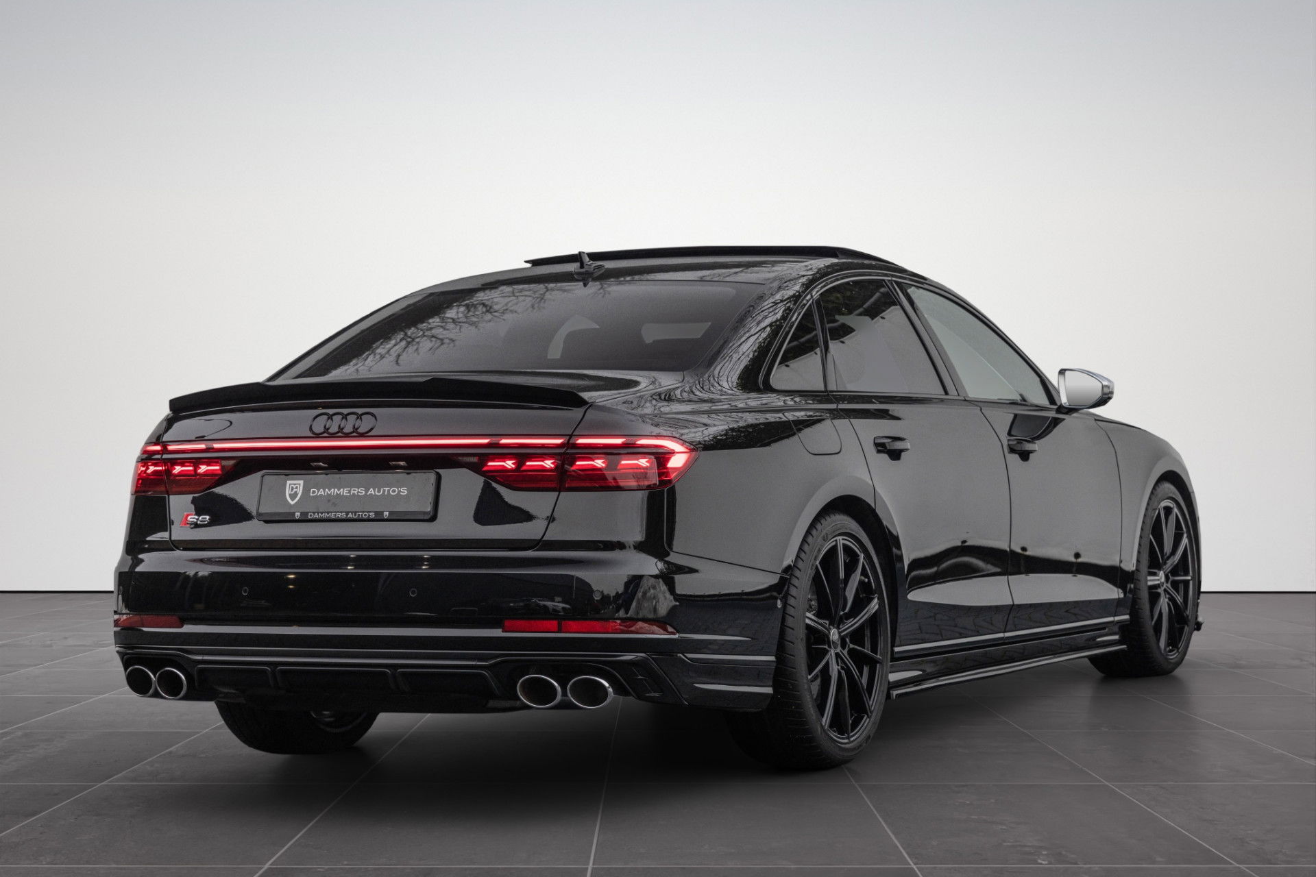 Audi S8