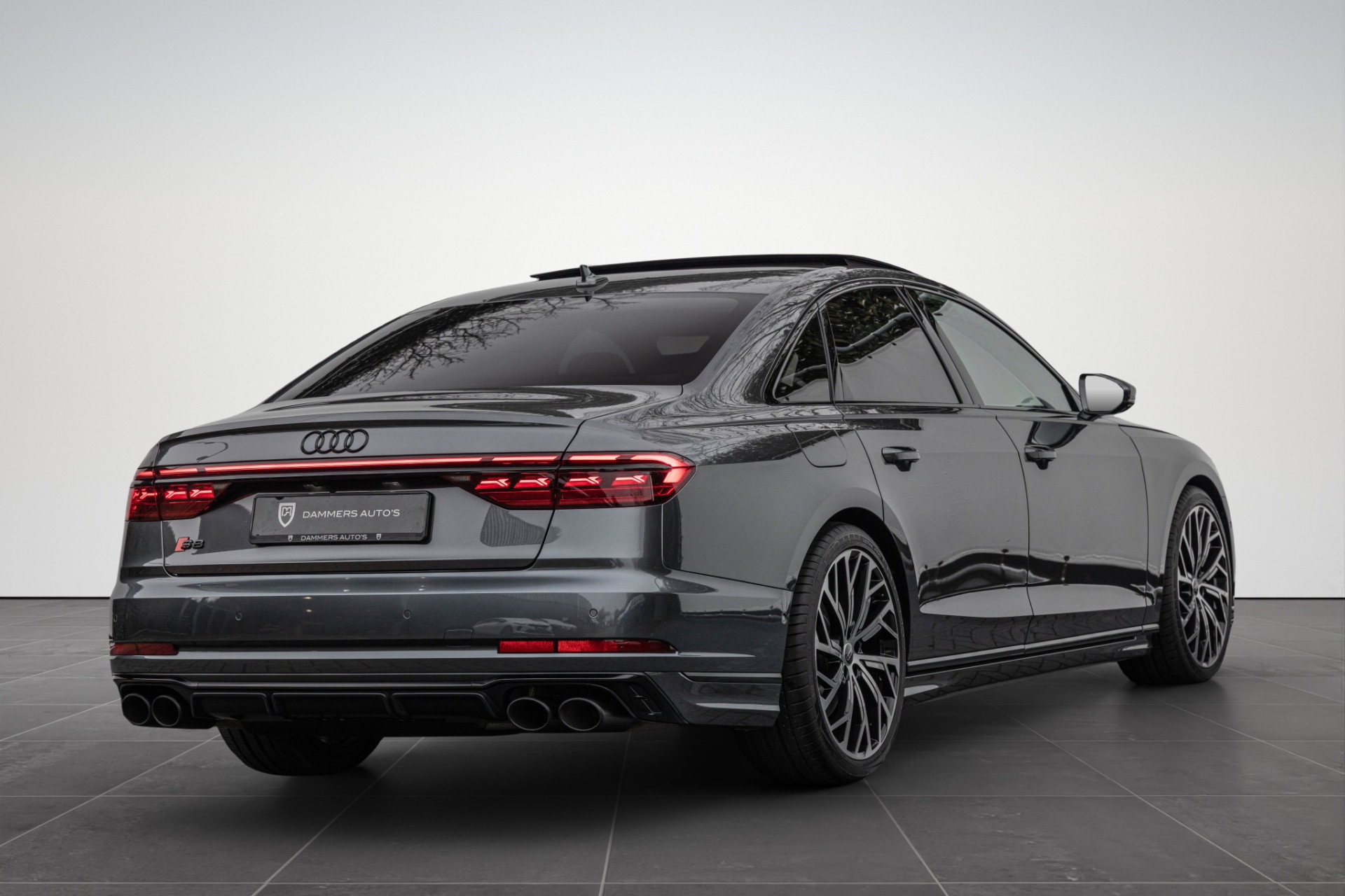 Audi S8