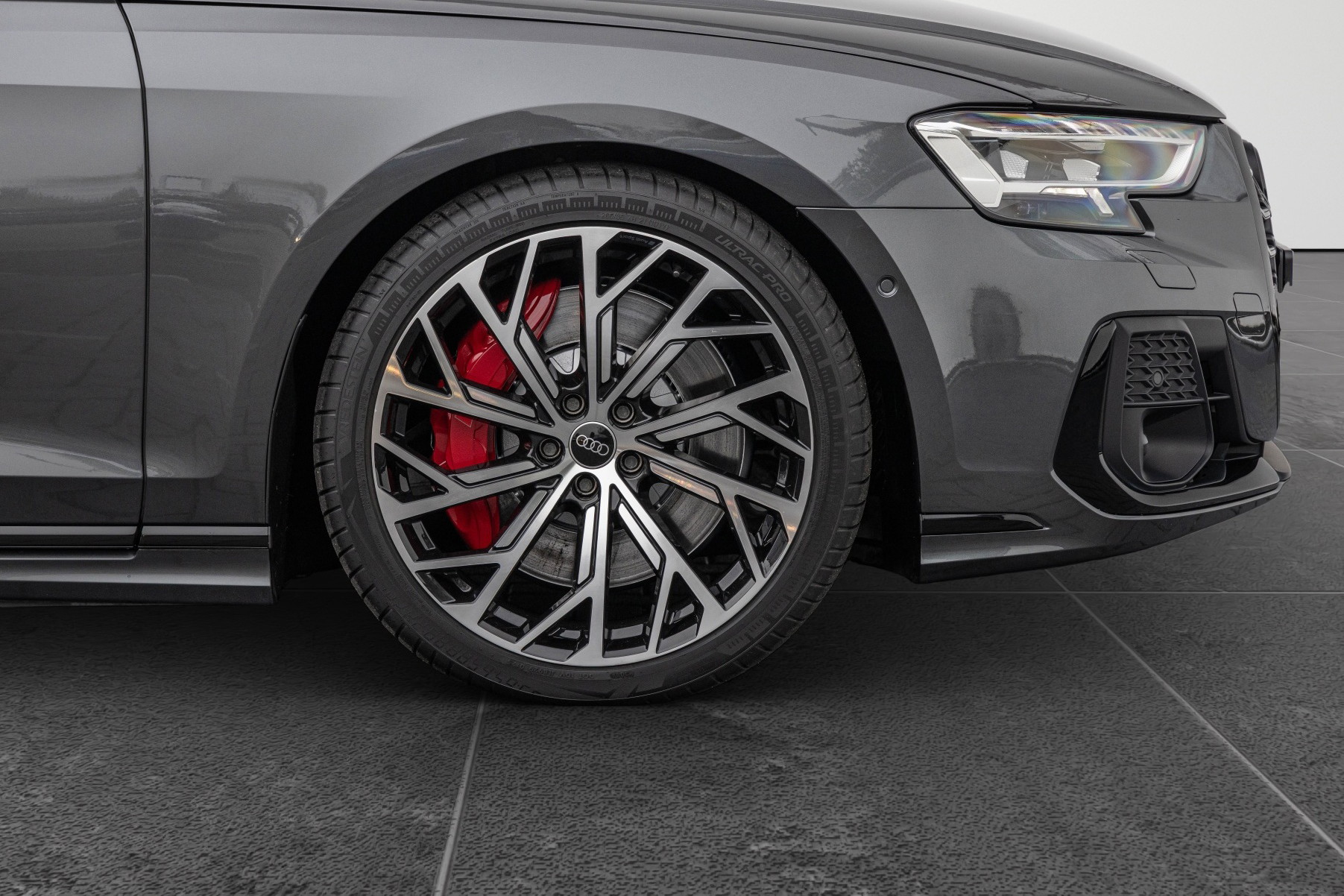 Audi S8