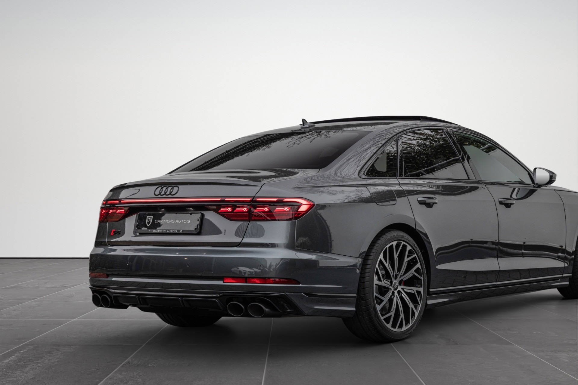 Audi S8
