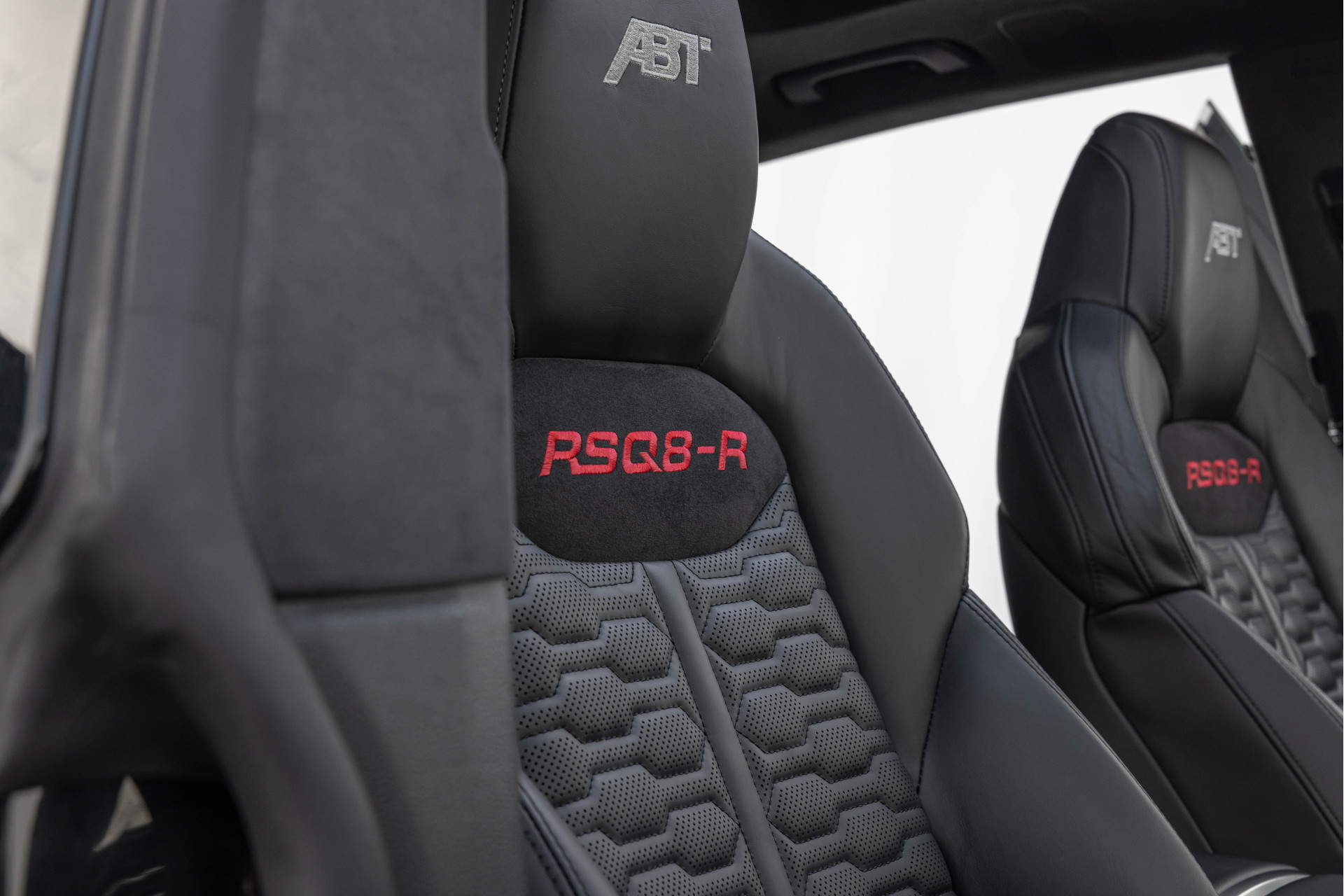 Audi RSQ8-R