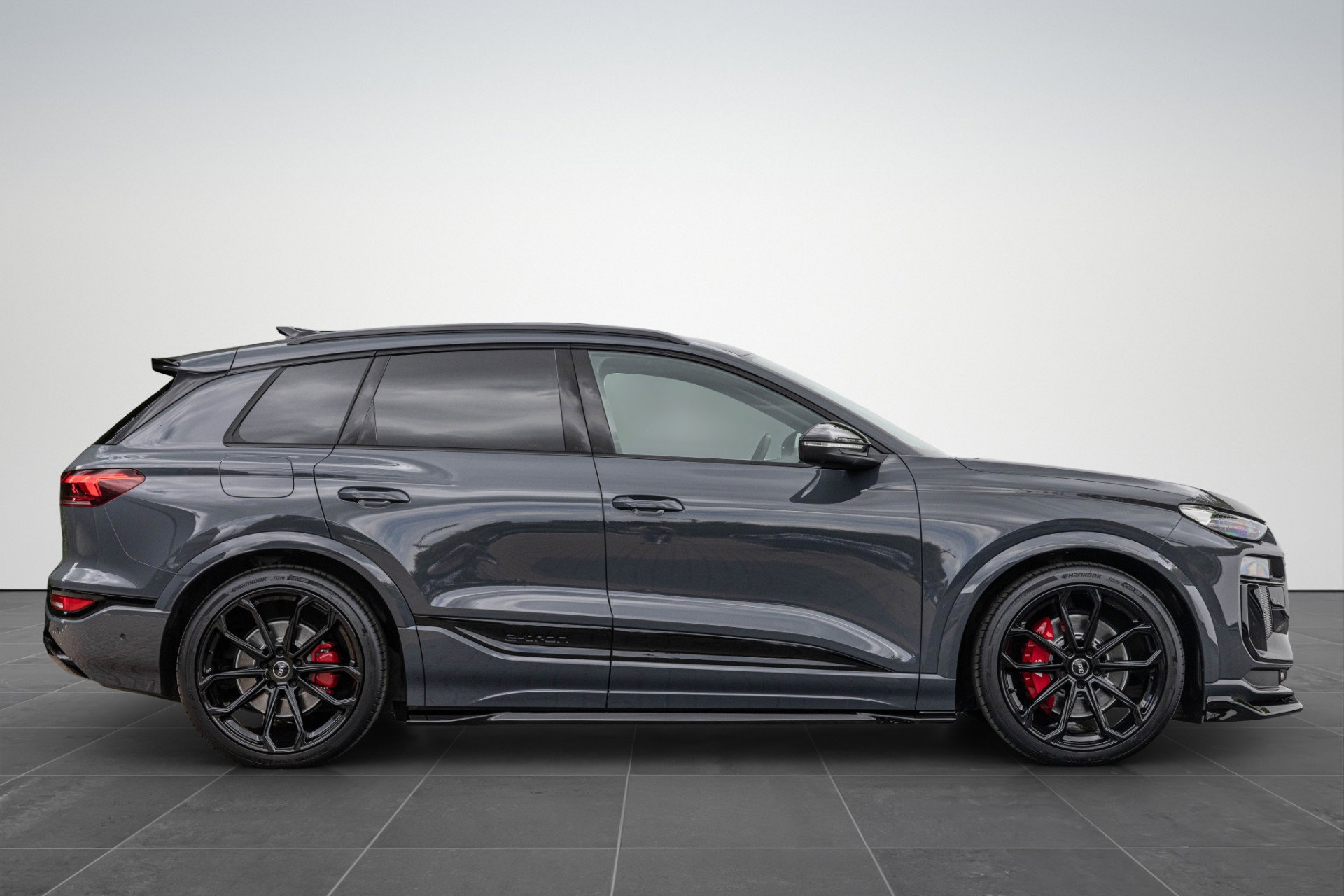 Audi SQ6 e-tron