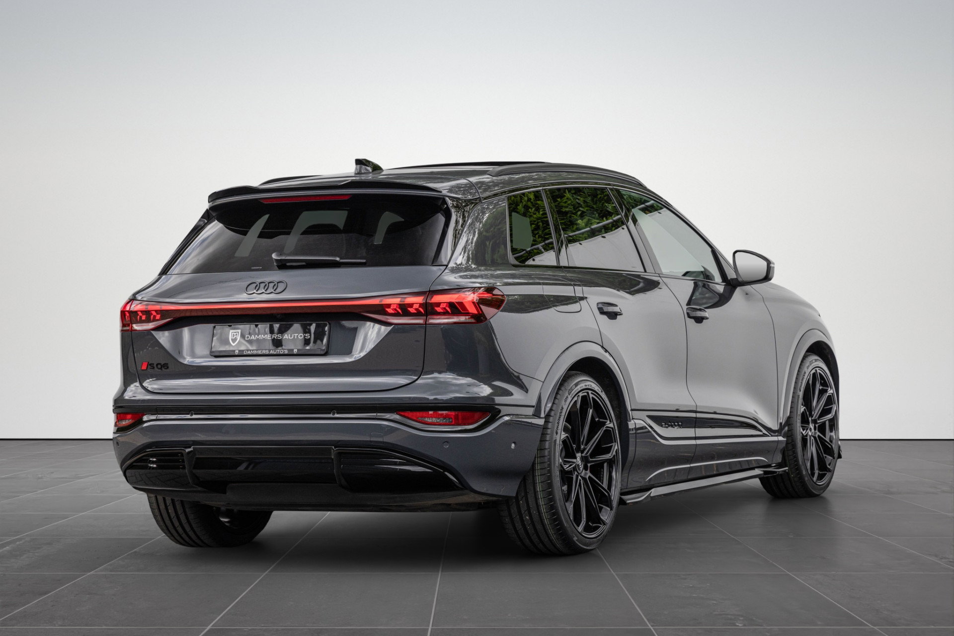 Audi SQ6 e-tron