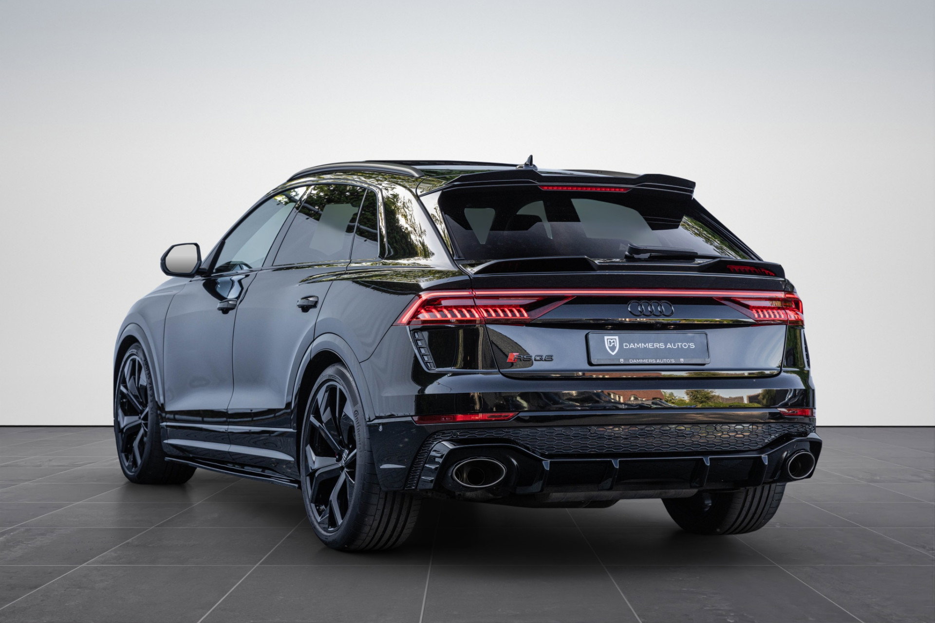 Audi RSQ8