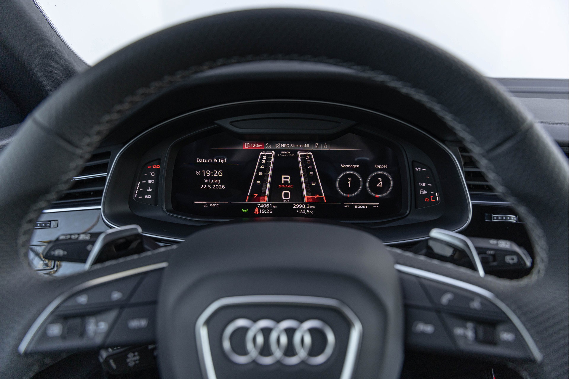 Audi RSQ8