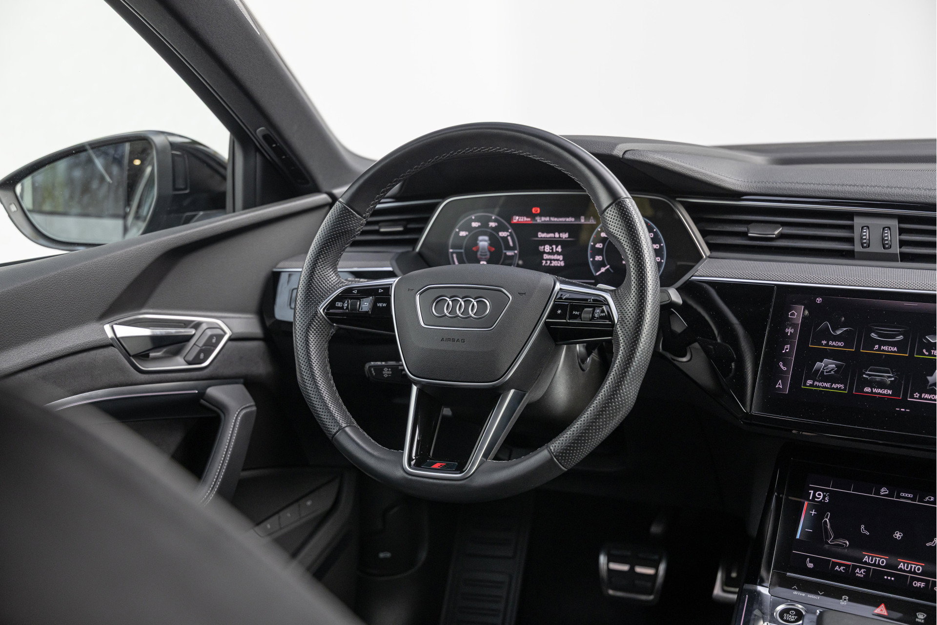 Audi Q8 Sportback e-tron
