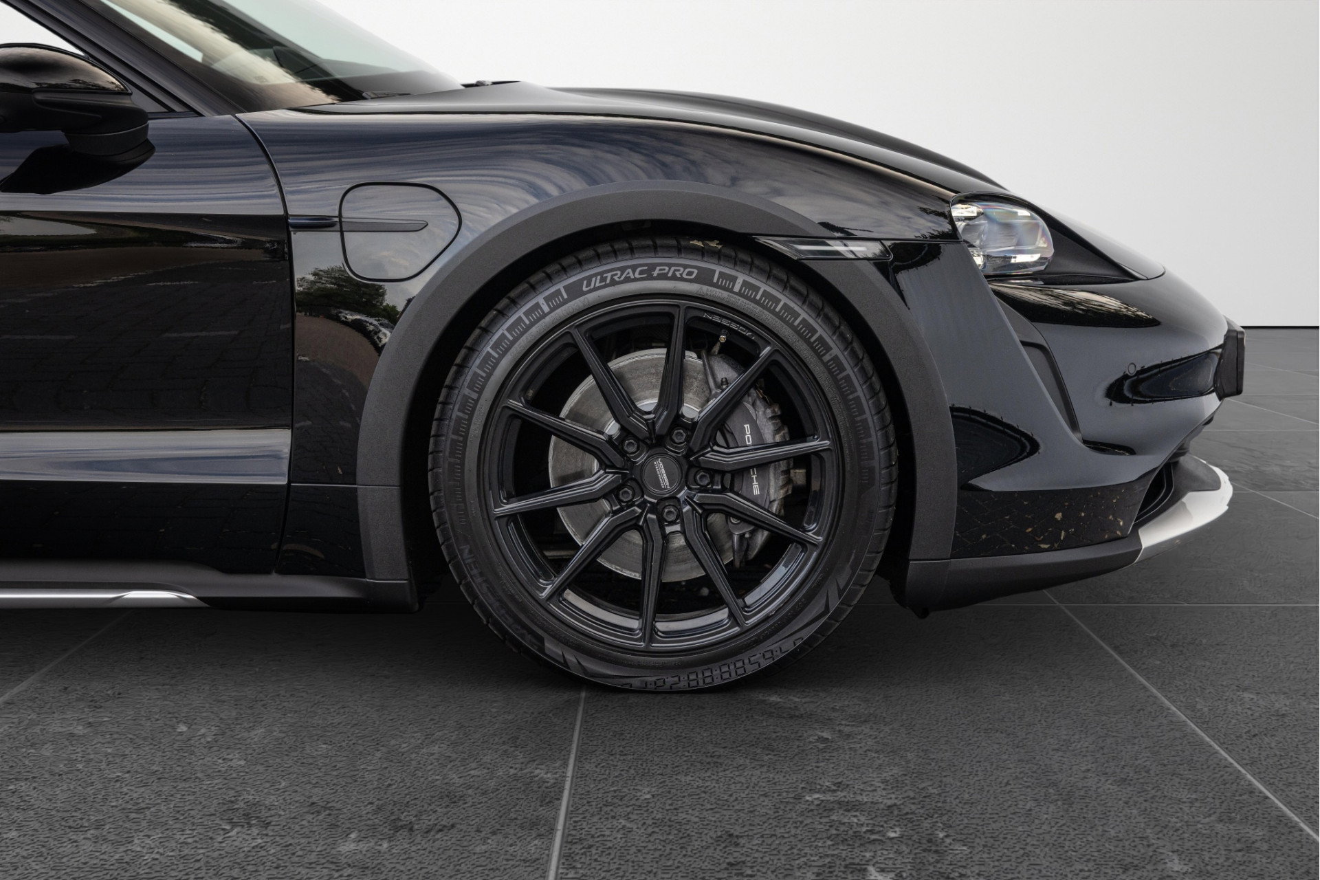 Porsche Taycan Cross Turismo