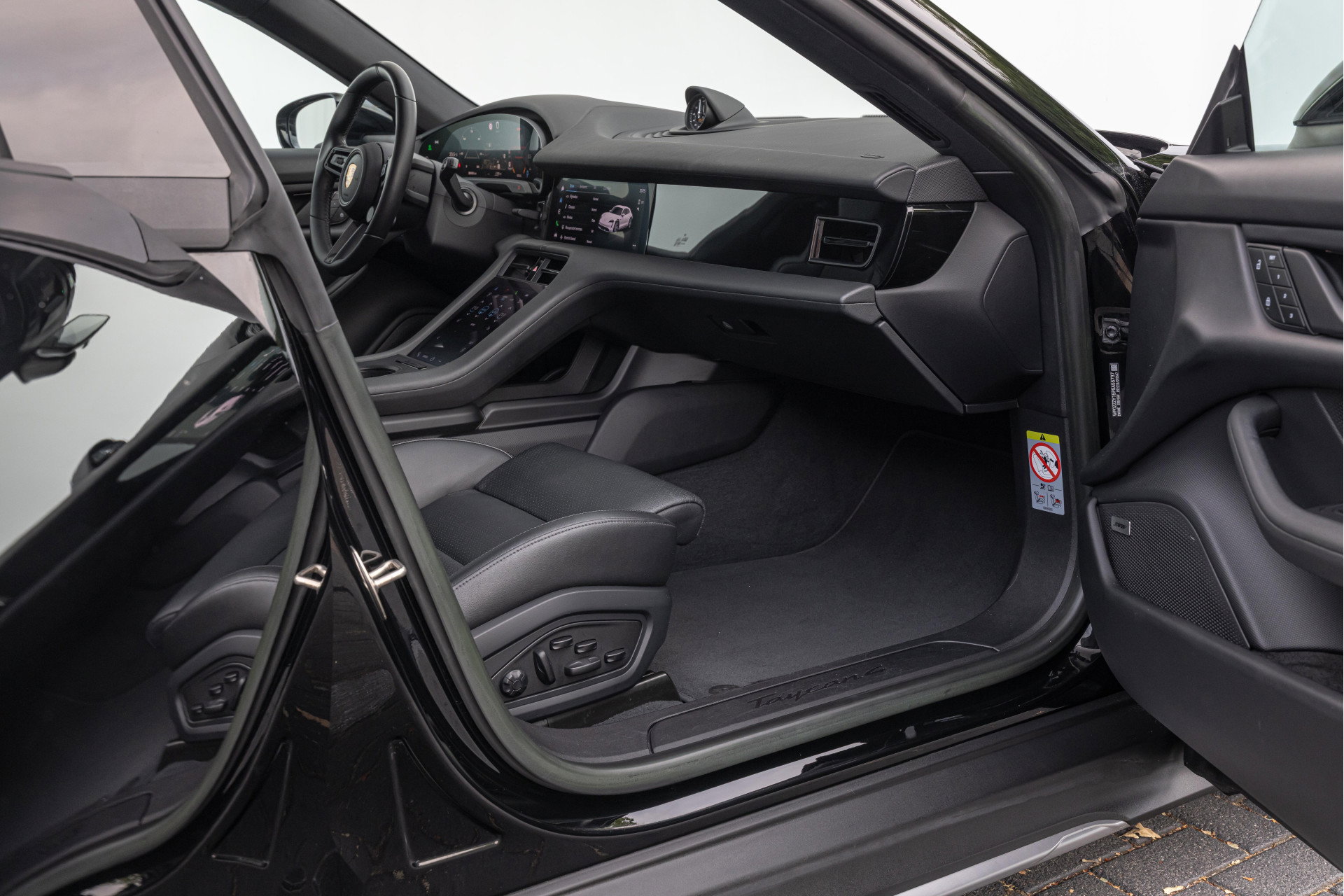 Porsche Taycan Cross Turismo