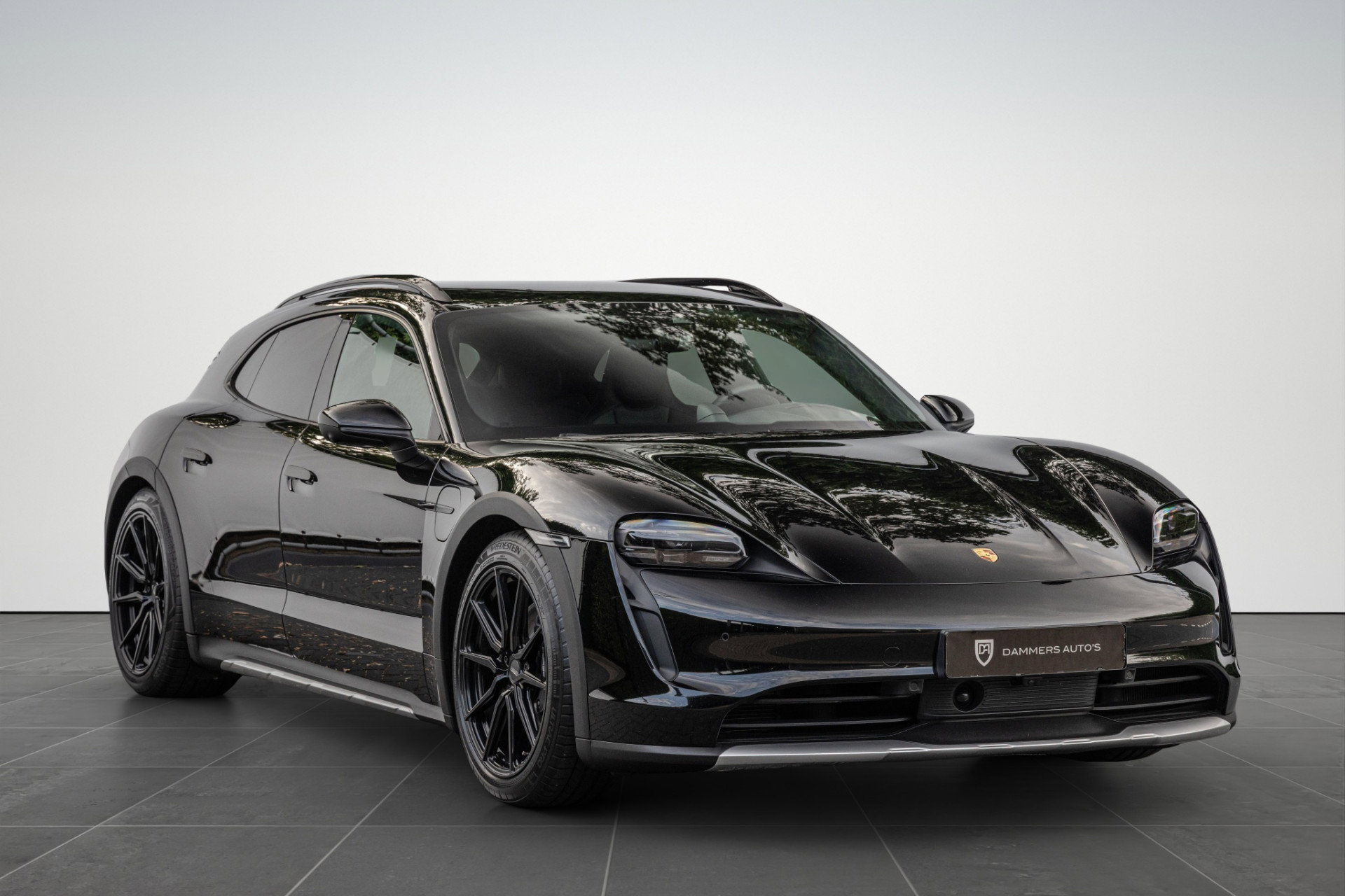 Porsche Taycan Cross Turismo
