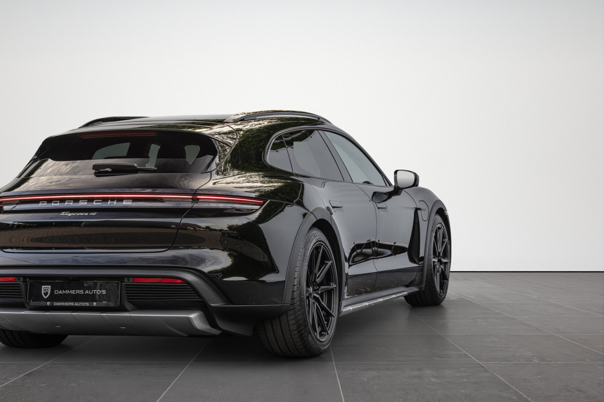 Porsche Taycan Cross Turismo