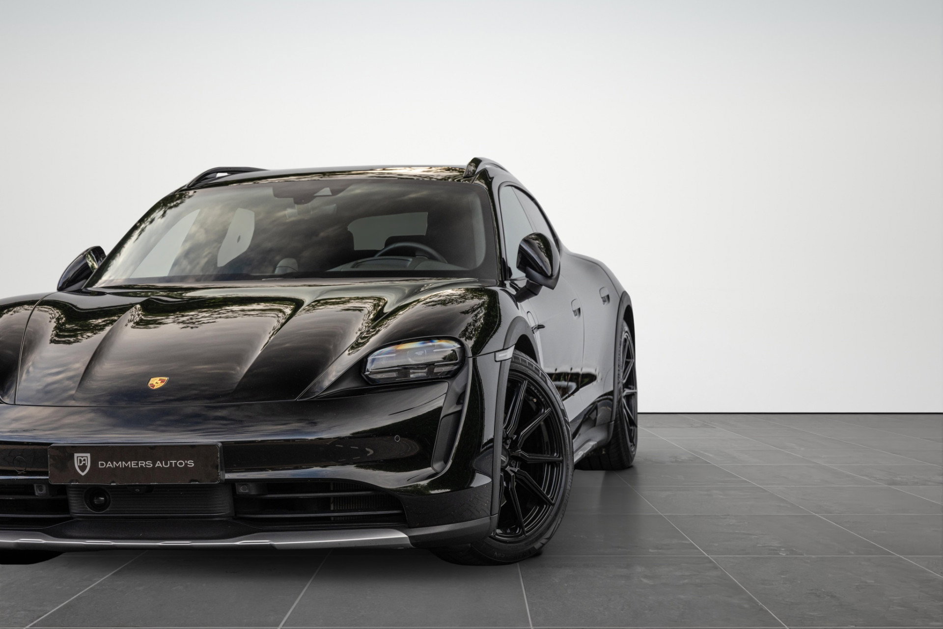 Porsche Taycan Cross Turismo