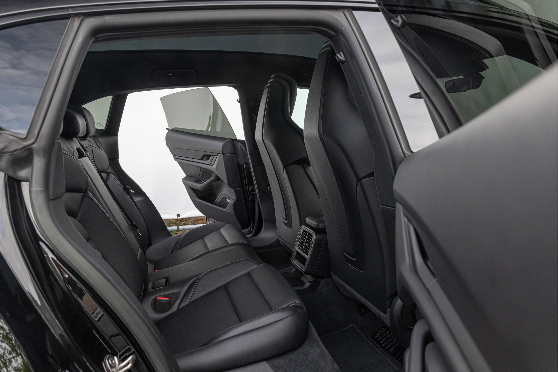 Porsche Taycan Cross Turismo