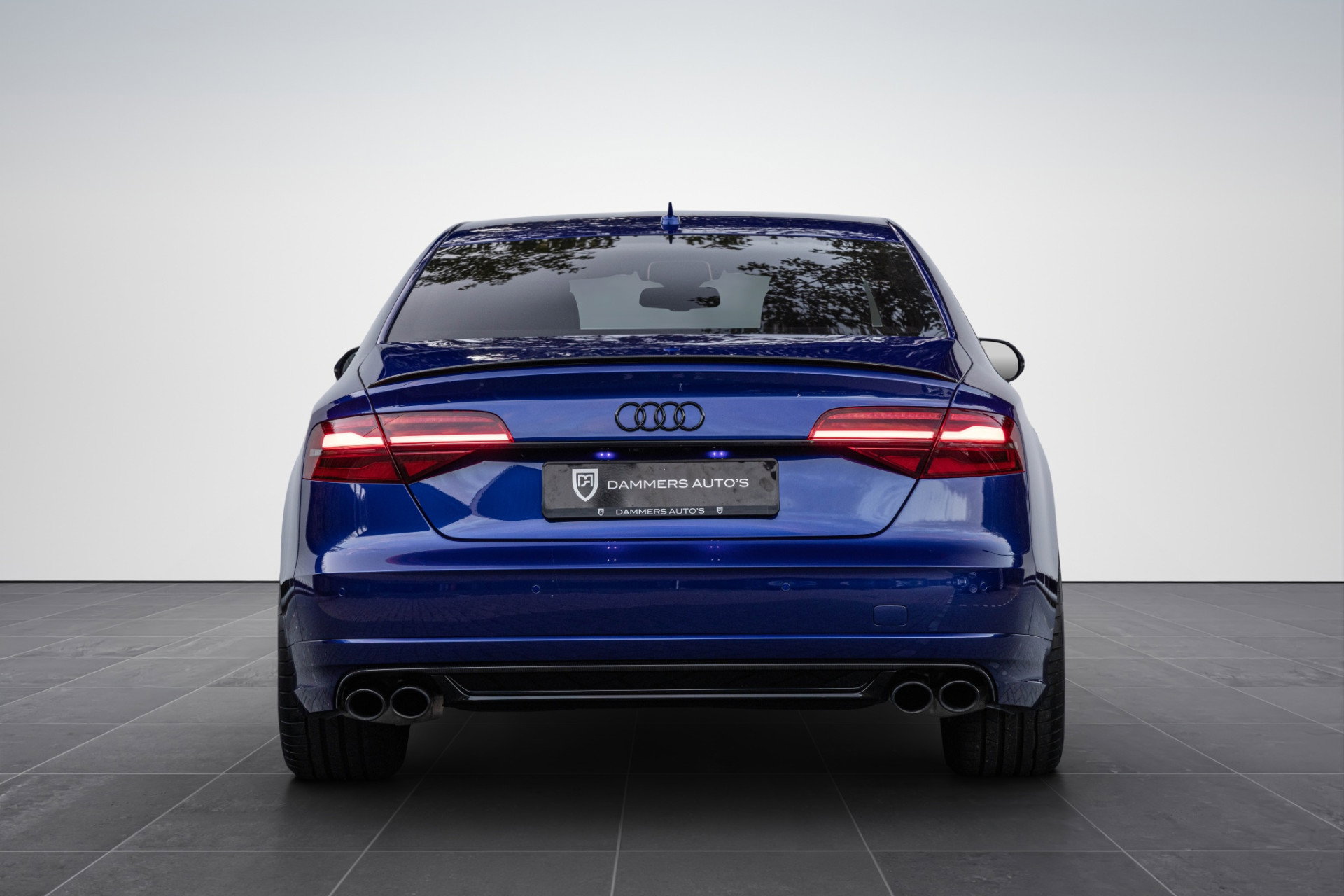 Audi S8