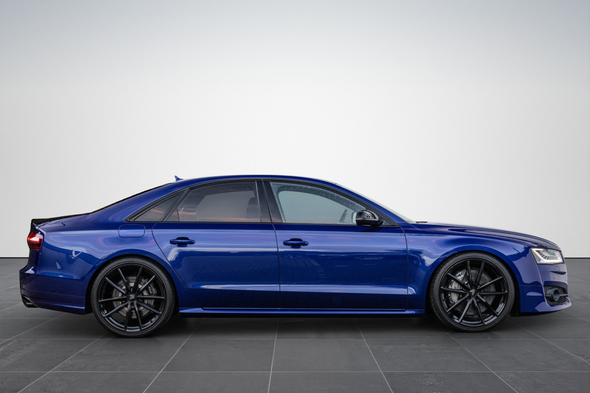 Audi S8