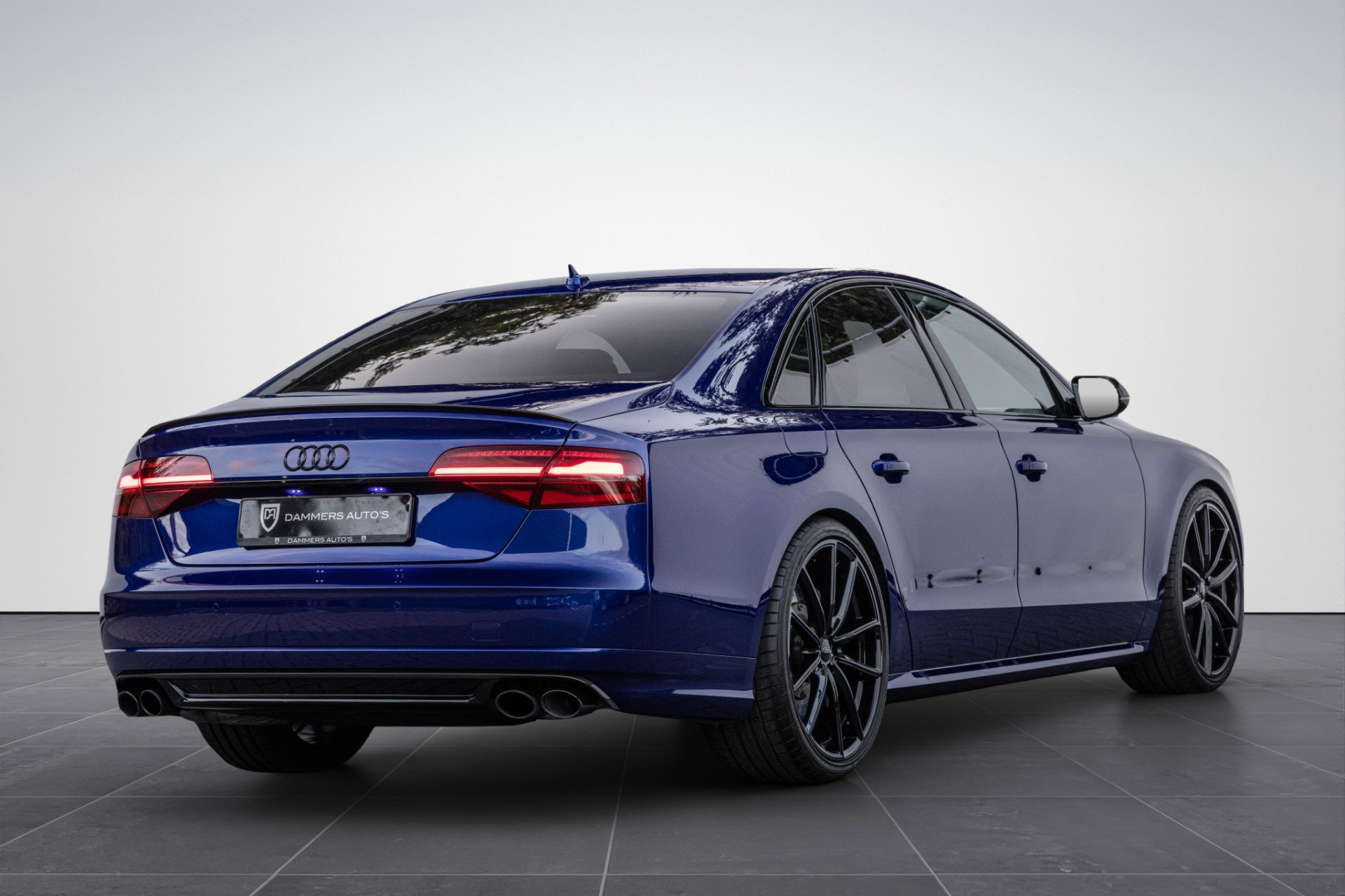 Audi S8