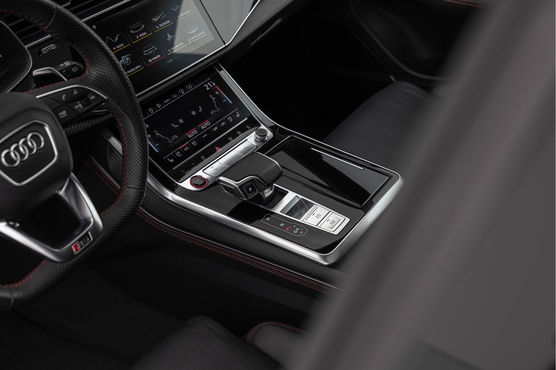 Audi RSQ8