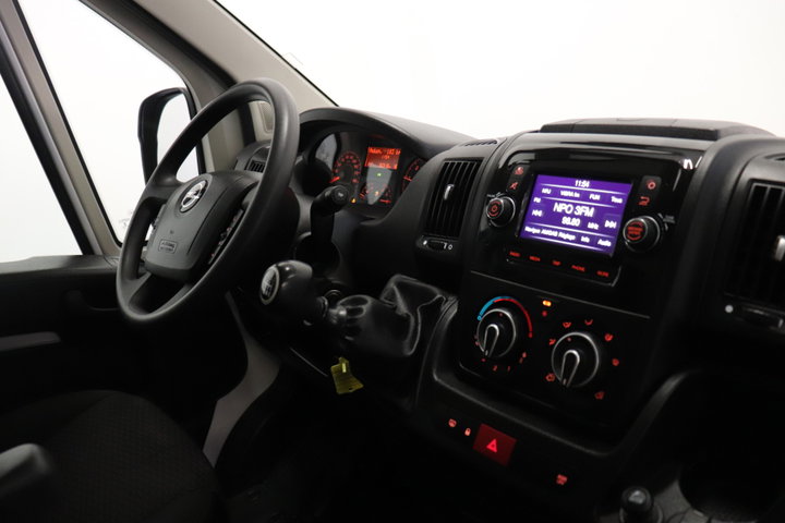 484272748