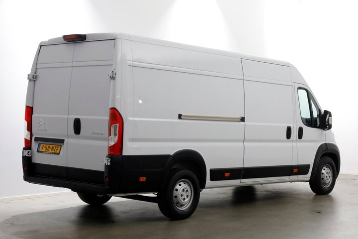 588387302