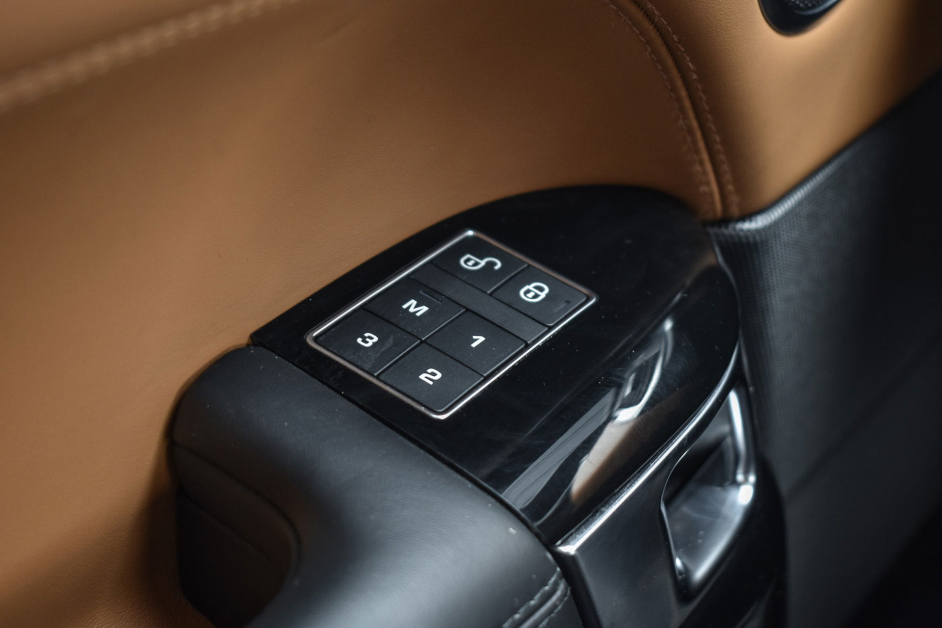 Land Rover Range Rover Sport - 12