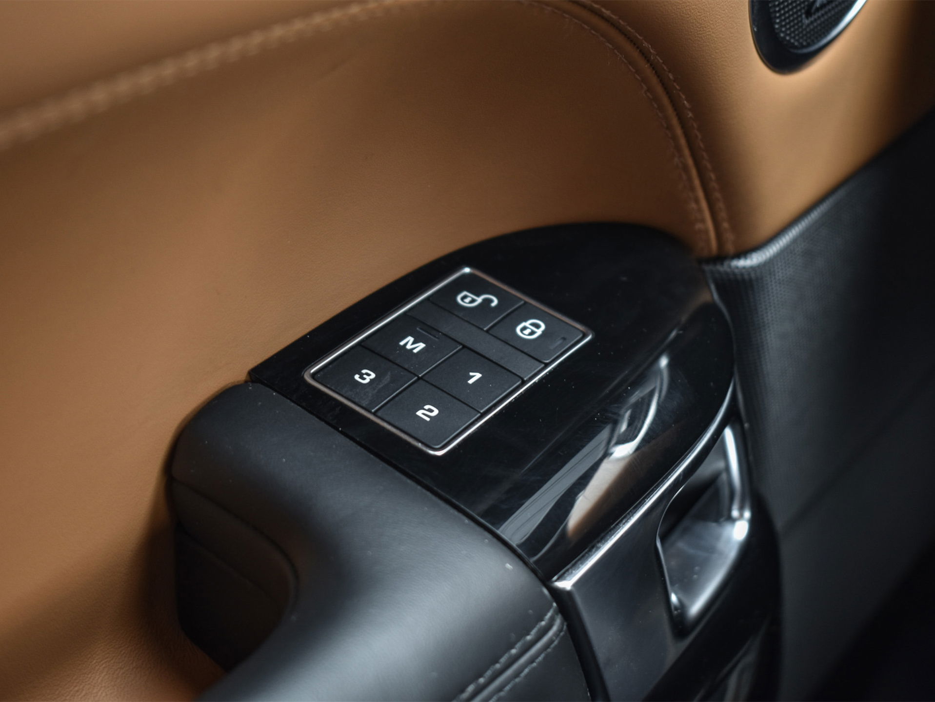 Land Rover Range Rover Sport - 12