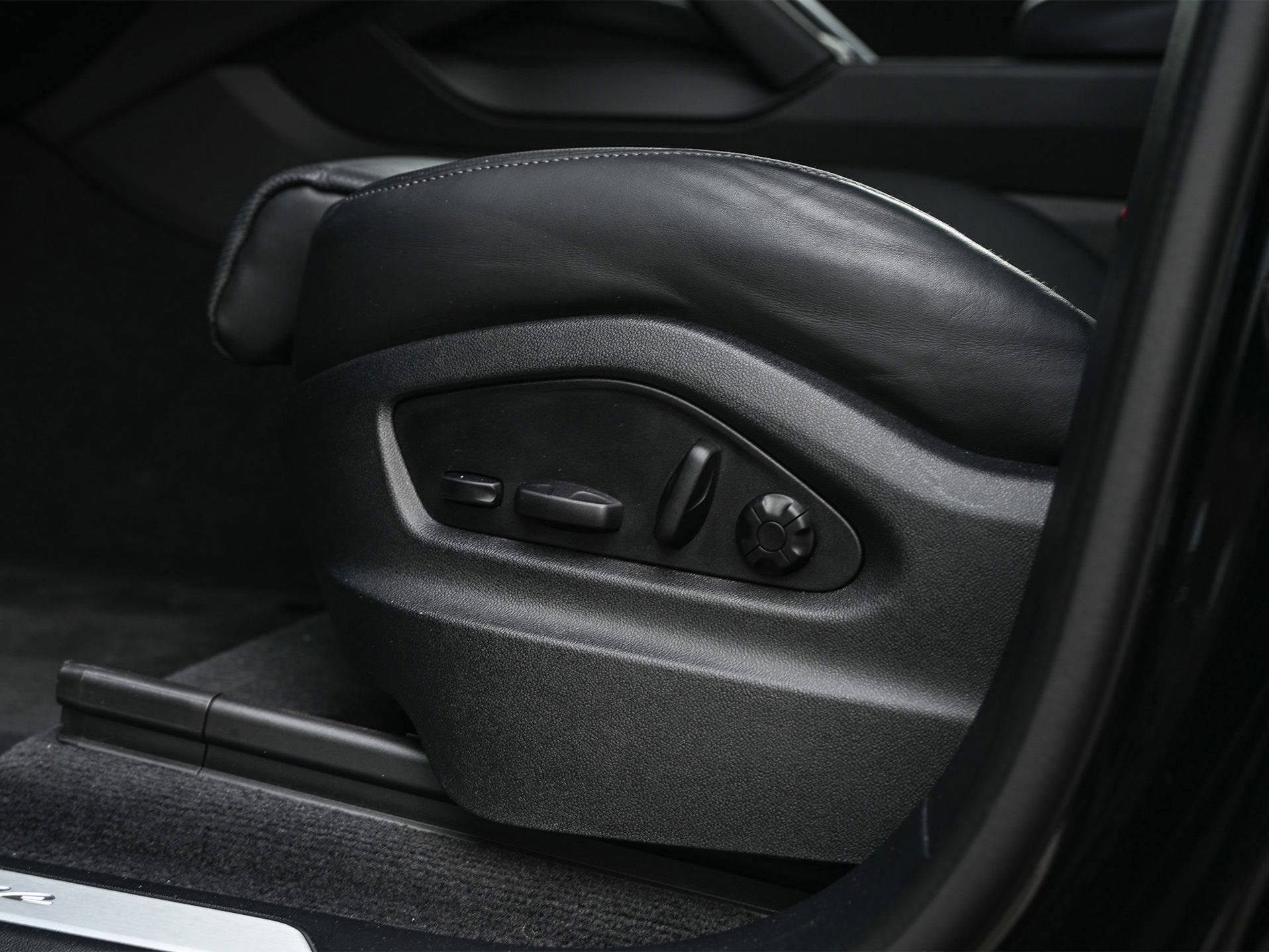 Porsche Cayenne - 12