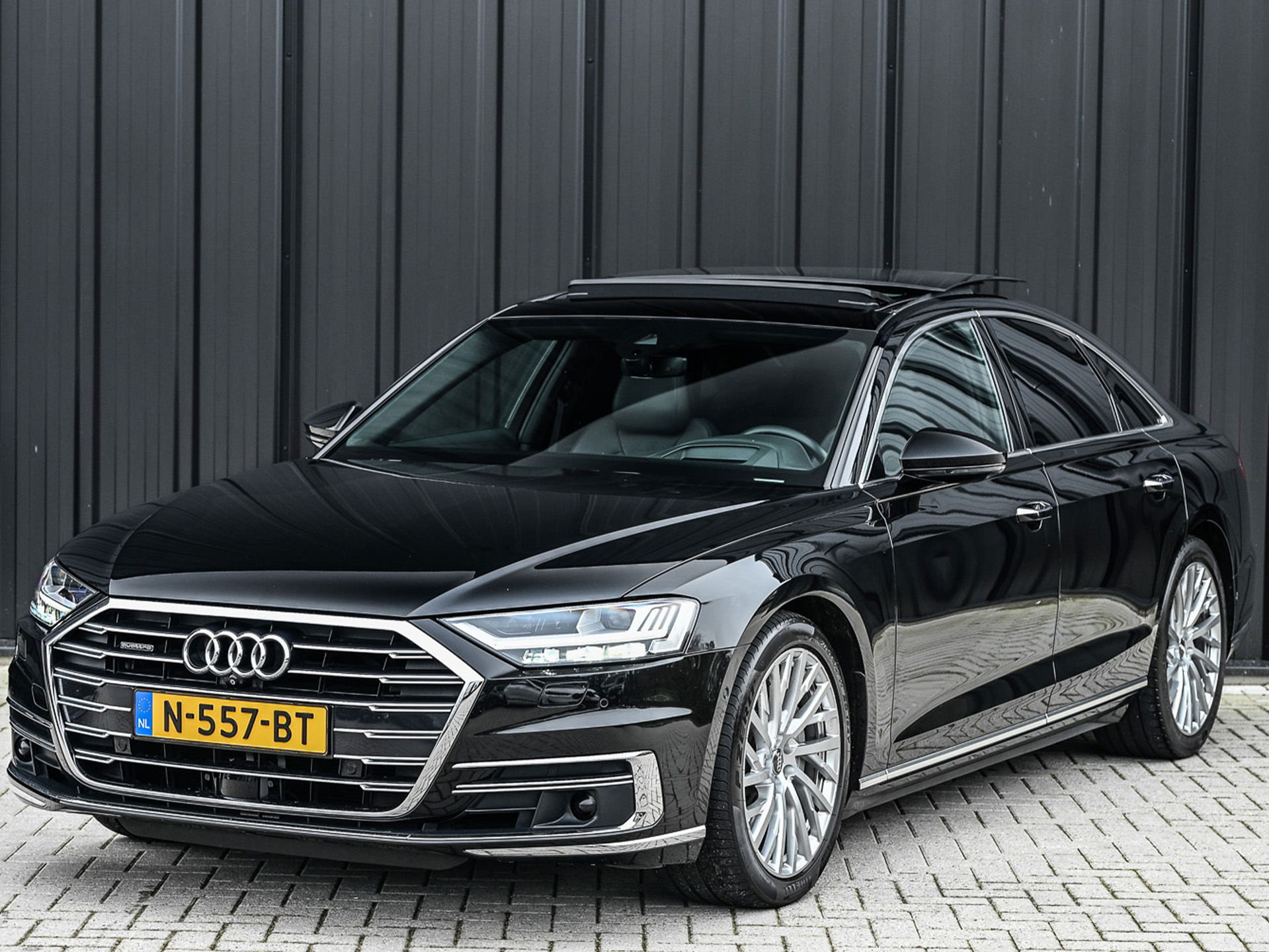 Audi A8 - 6
