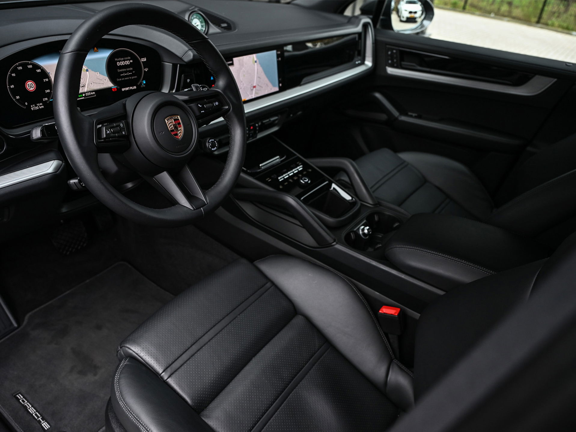 Porsche Cayenne - 14