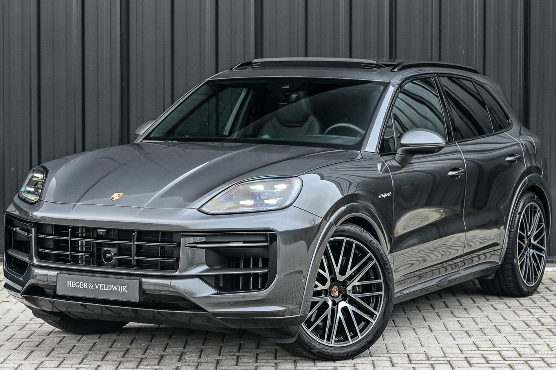 Porsche Cayenne - 0