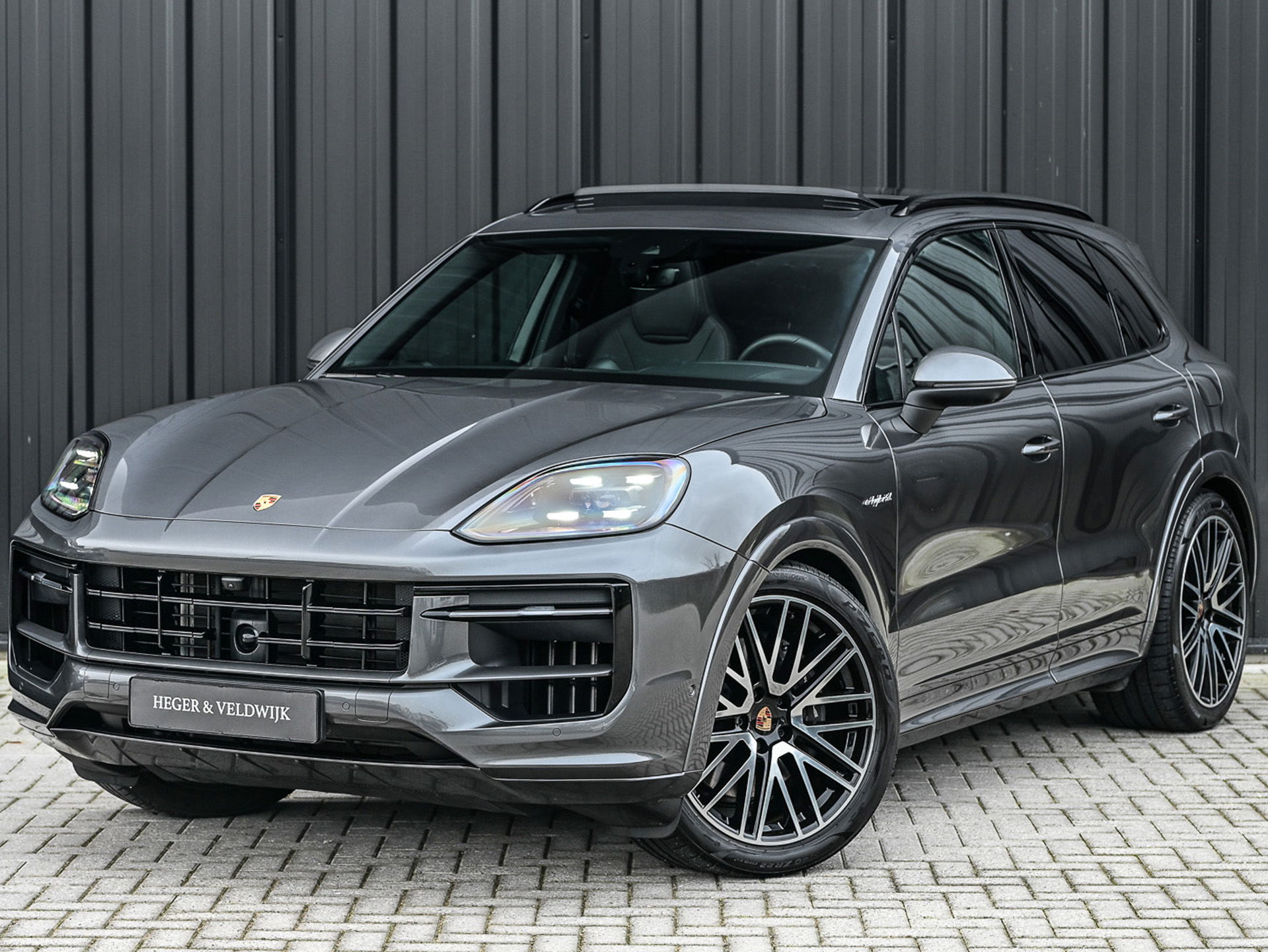 Porsche Cayenne - 0