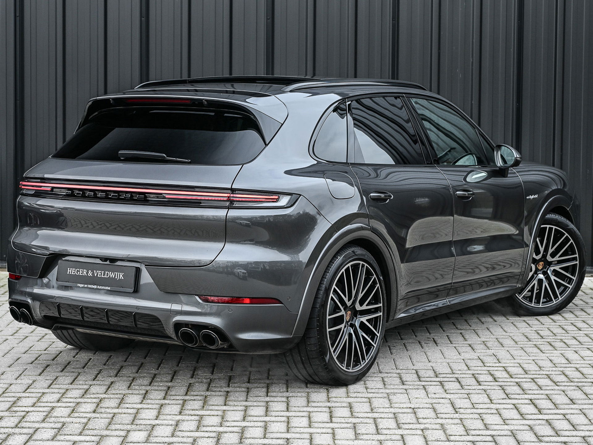 Porsche Cayenne - 2