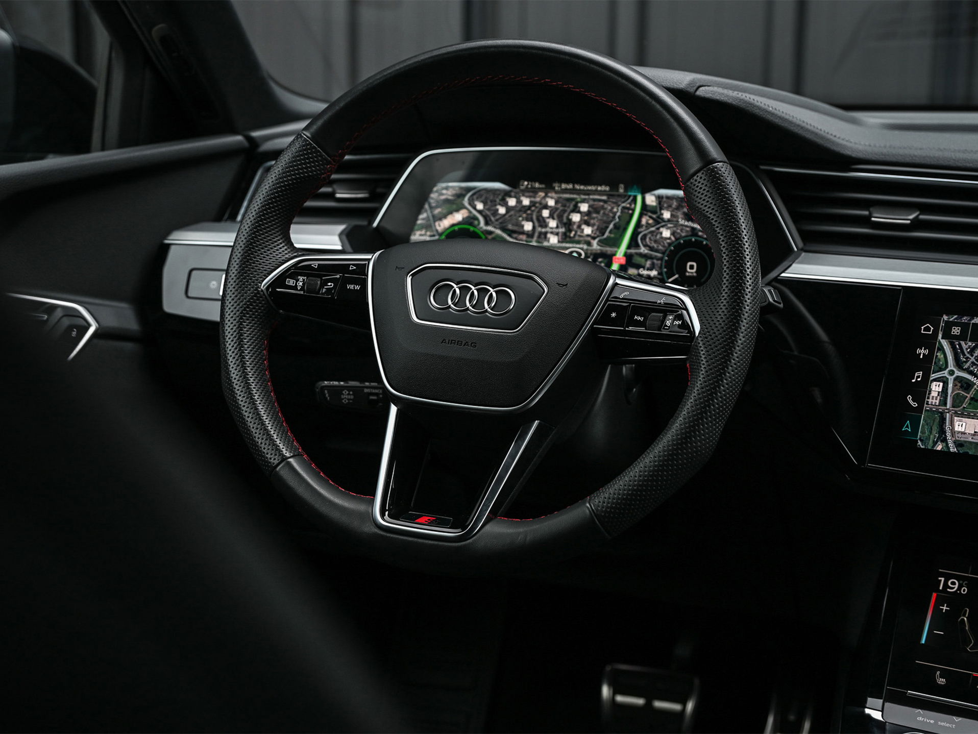 Audi Q8 e-tron - 37