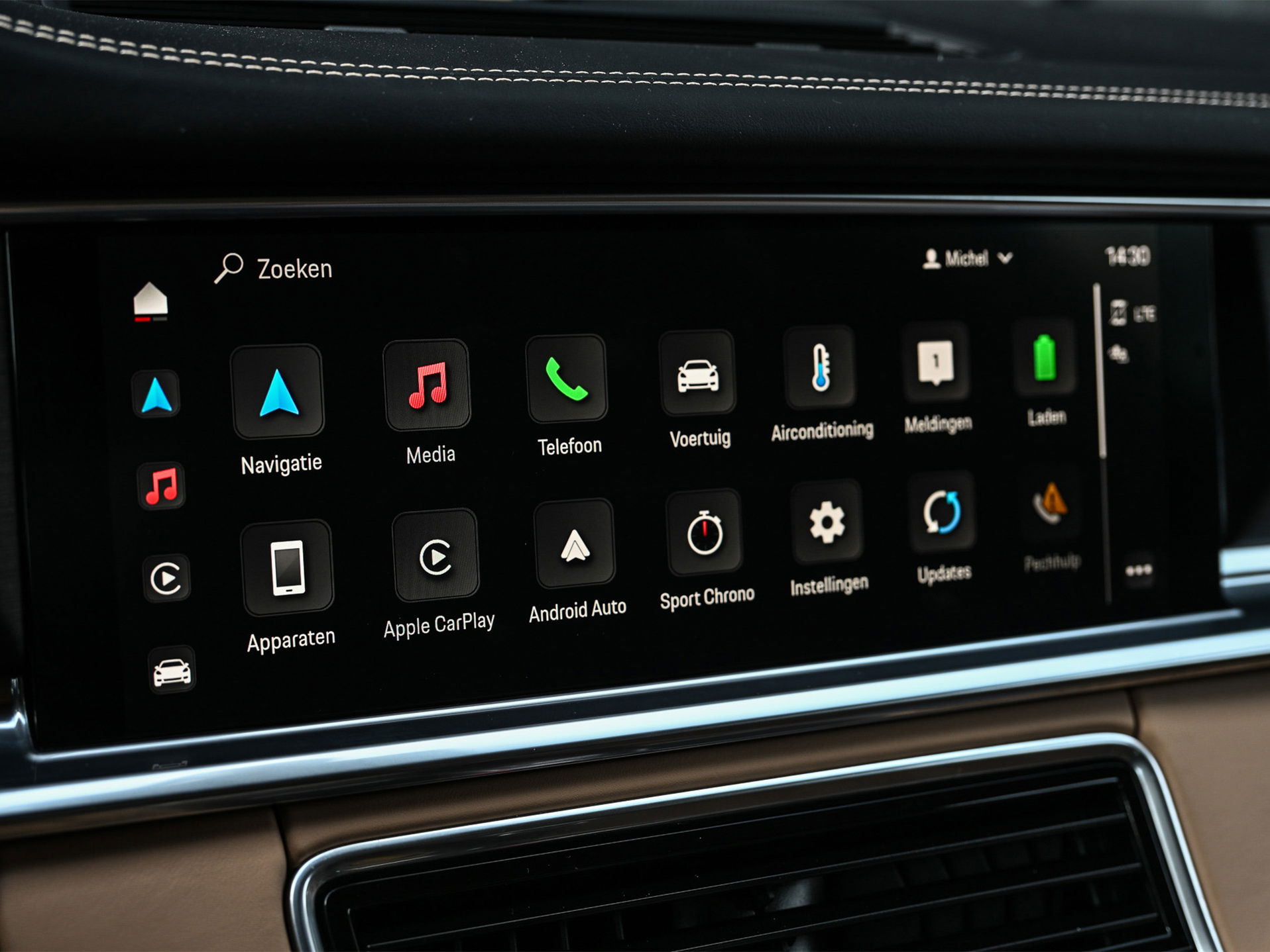 Porsche Panamera - 23