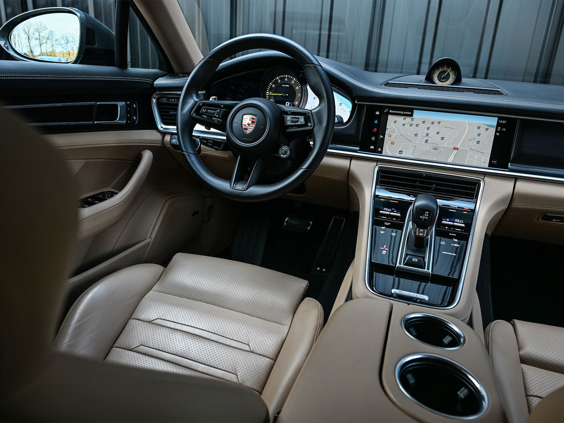 Porsche Panamera - 3