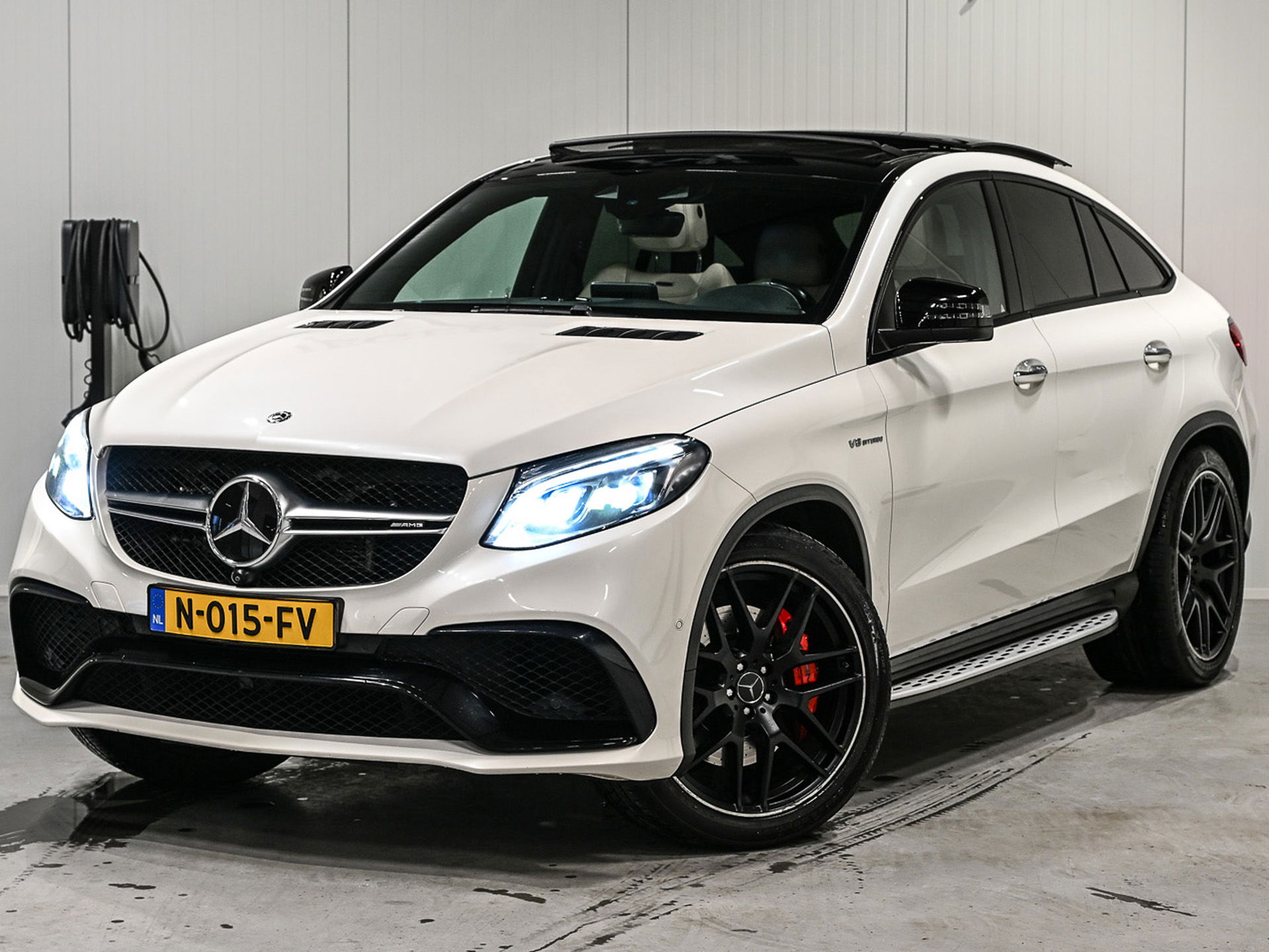 Mercedes-Benz GLE - 0