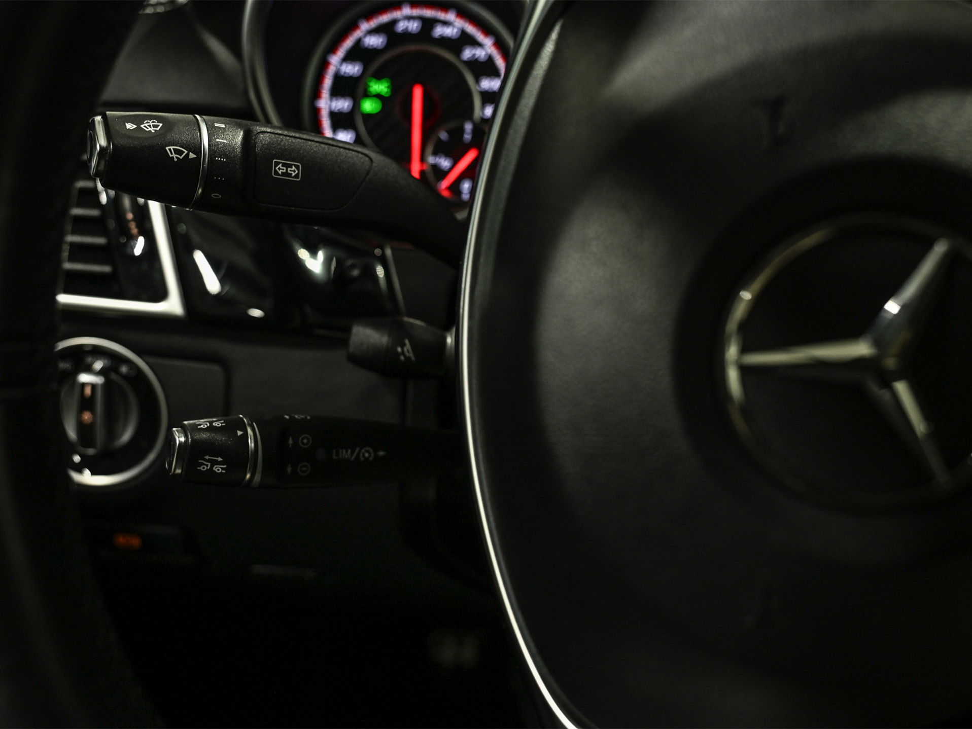 Mercedes-Benz GLE - 27